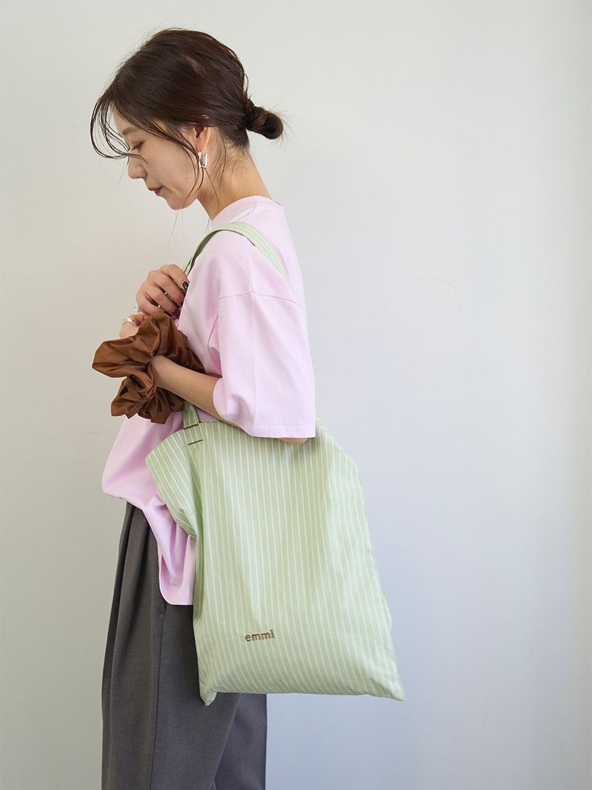emmi atelier「【ONLINE限定カラーあり】シュシュ付きemmiロゴトートバッグ」|トートバッグ|