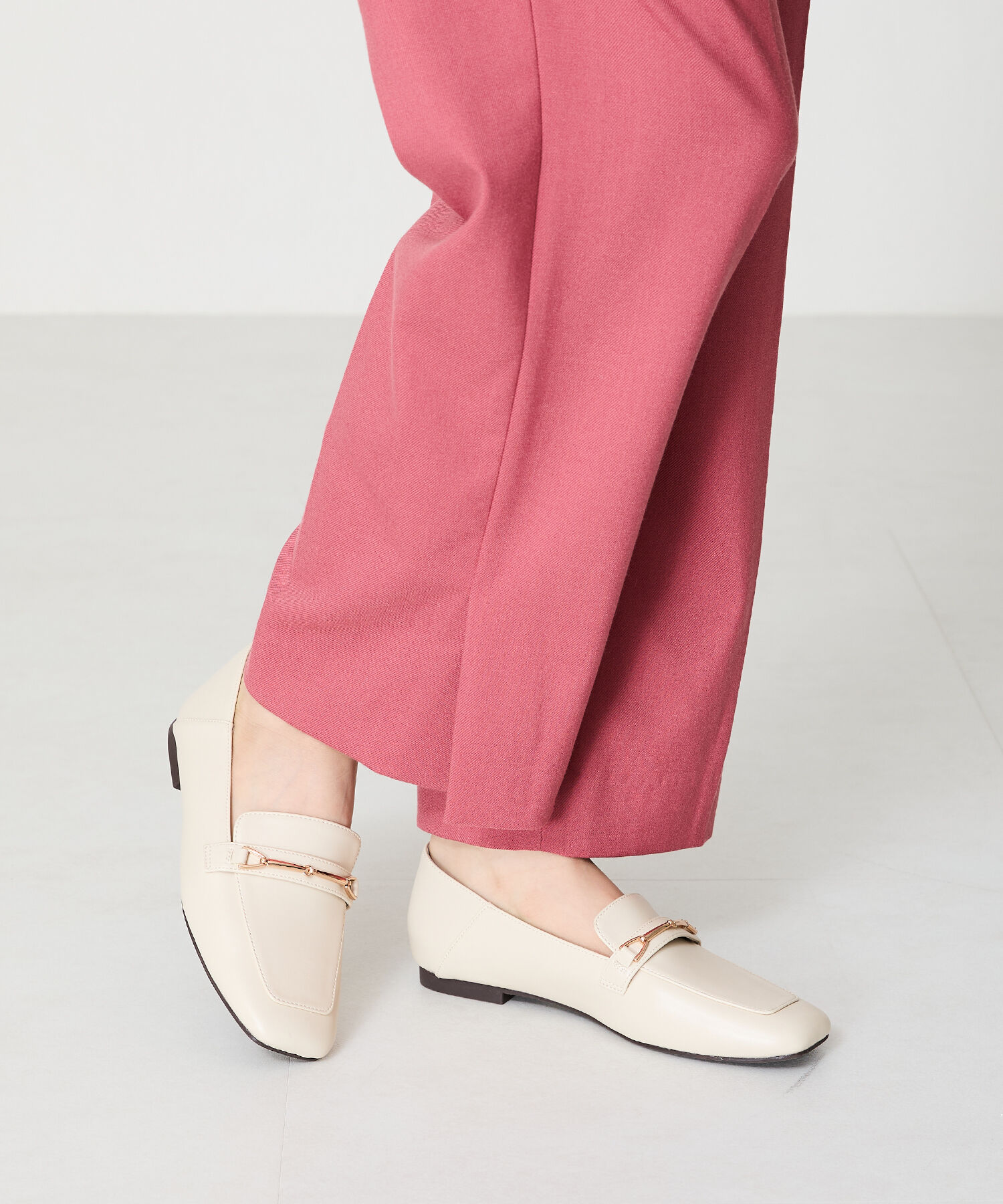 WA Oriental TRaffic「スクエアトゥモチーフ バブーシュ ローファー /42308 柔らかい フラット」|パンプス|