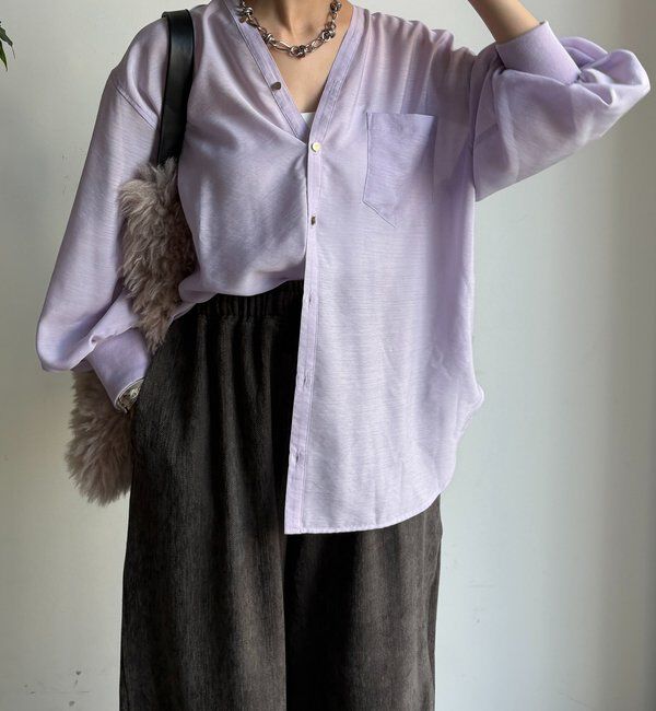  「【新色追加】GOLDボタンVVシャツ」|シャツ・ブラウス|