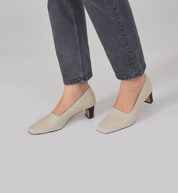 AU BANNISTER「スクエアトゥミドルヒールパンプス」|パンプス|