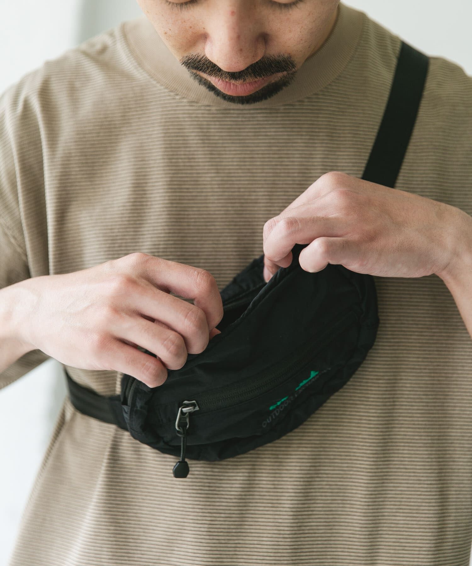 URBAN RESEARCH DOORS「OUTDOOR EXCHANGE ショルダー」|ショルダー・メッセンジャー|ブラック