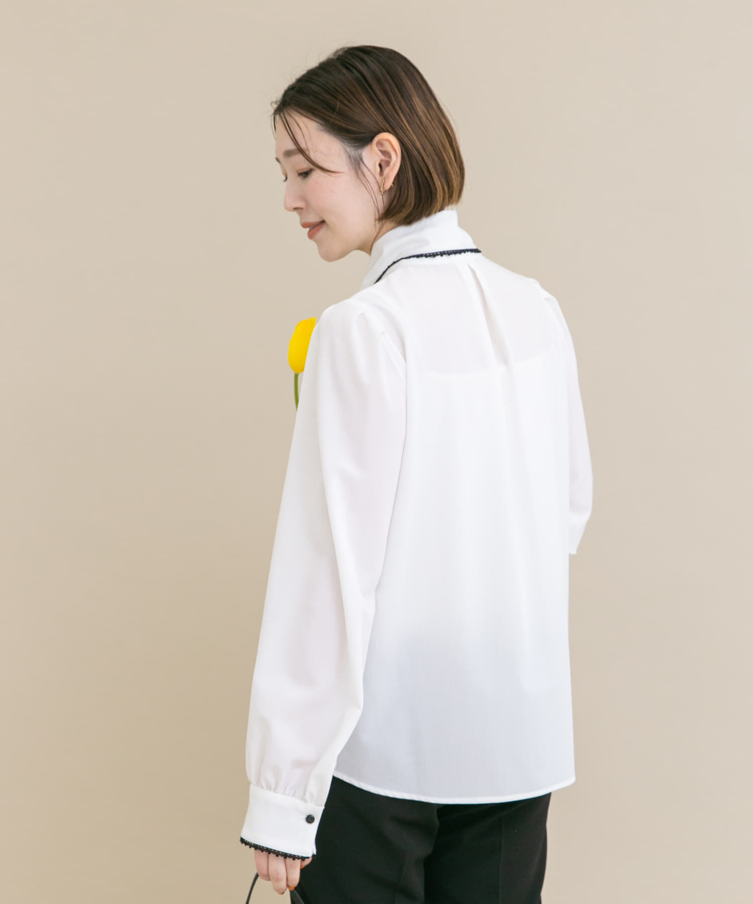 URBAN RESEARCH ROSSO「『WEB/一部店舗限定』トリミングボウタイブラウス」|シャツ・ブラウス|