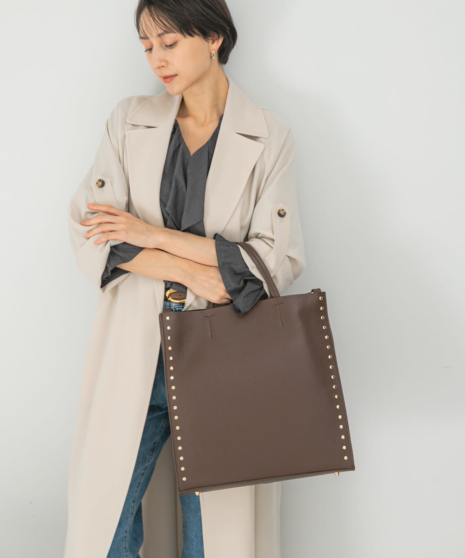 URBAN RESEARCH ROSSO「AULENTTI　スタッズスクエアバッグ」|ハンドバッグ|ブラウン