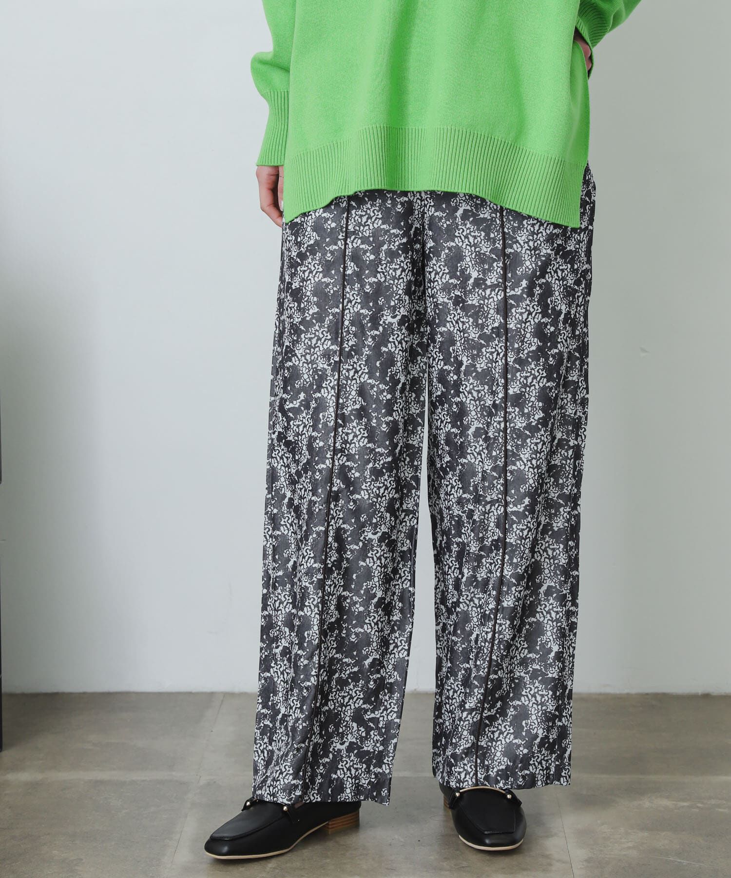 SENSE OF PLACE by URBAN RESEARCH「アートフラワーパイピングパンツ」|その他|ブラック系その他