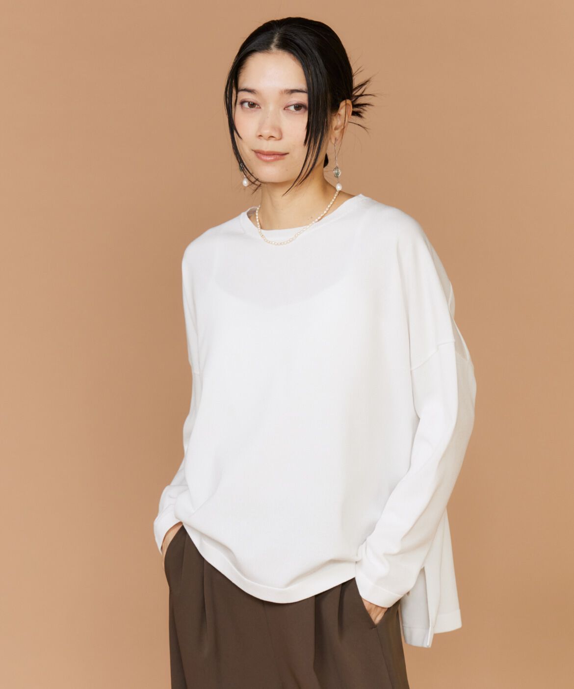 INED「オーバーサイズクルーネックニット」|ニット・セーター|オフホワイト1