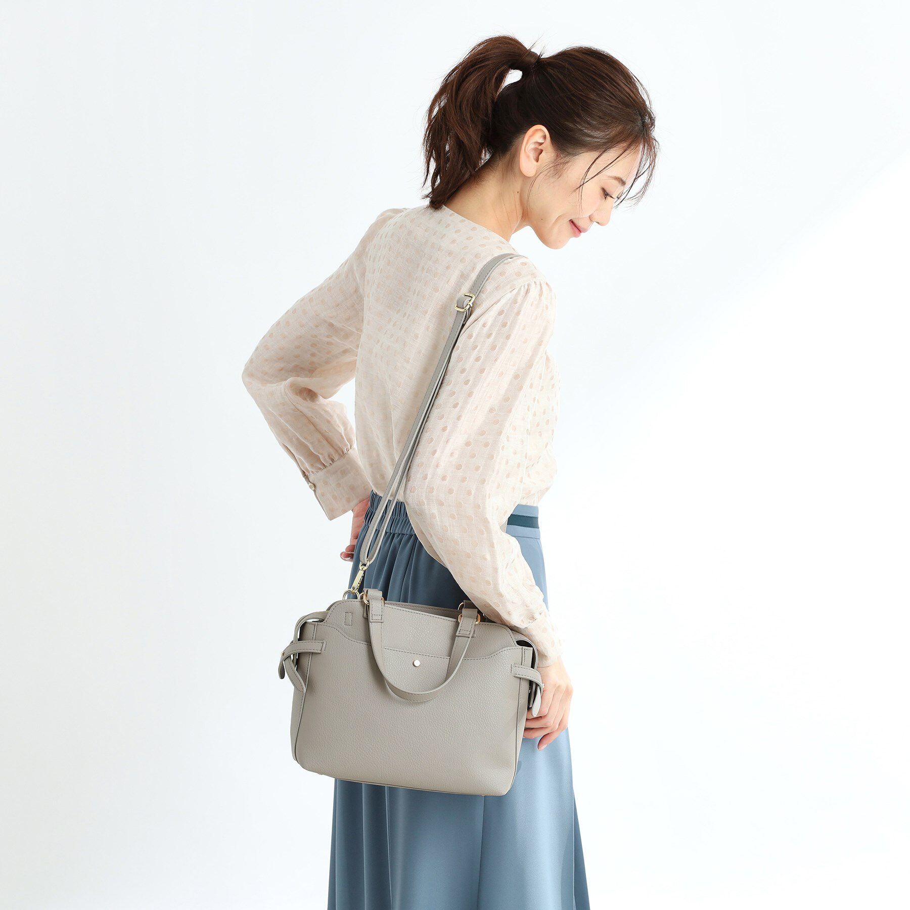 Reflect「【たっぷり収納！あおりポケット／通勤にぴったり◎／WEB先行カラーあり】ショルダー付きミディアムバッ」|トートバッグ|