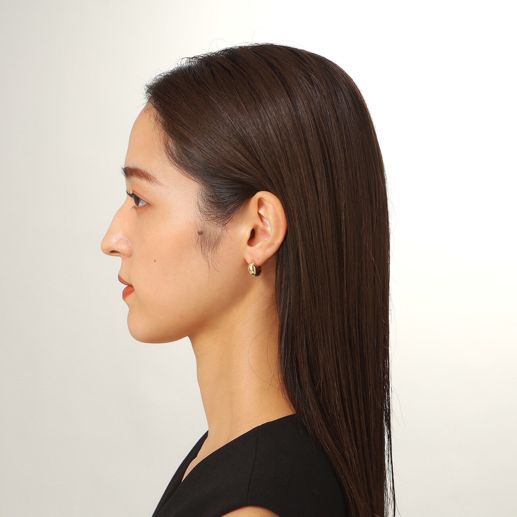 COCOSHNIK「K10中空ペアシェイプフープ スタッドピアス」|ピアス|