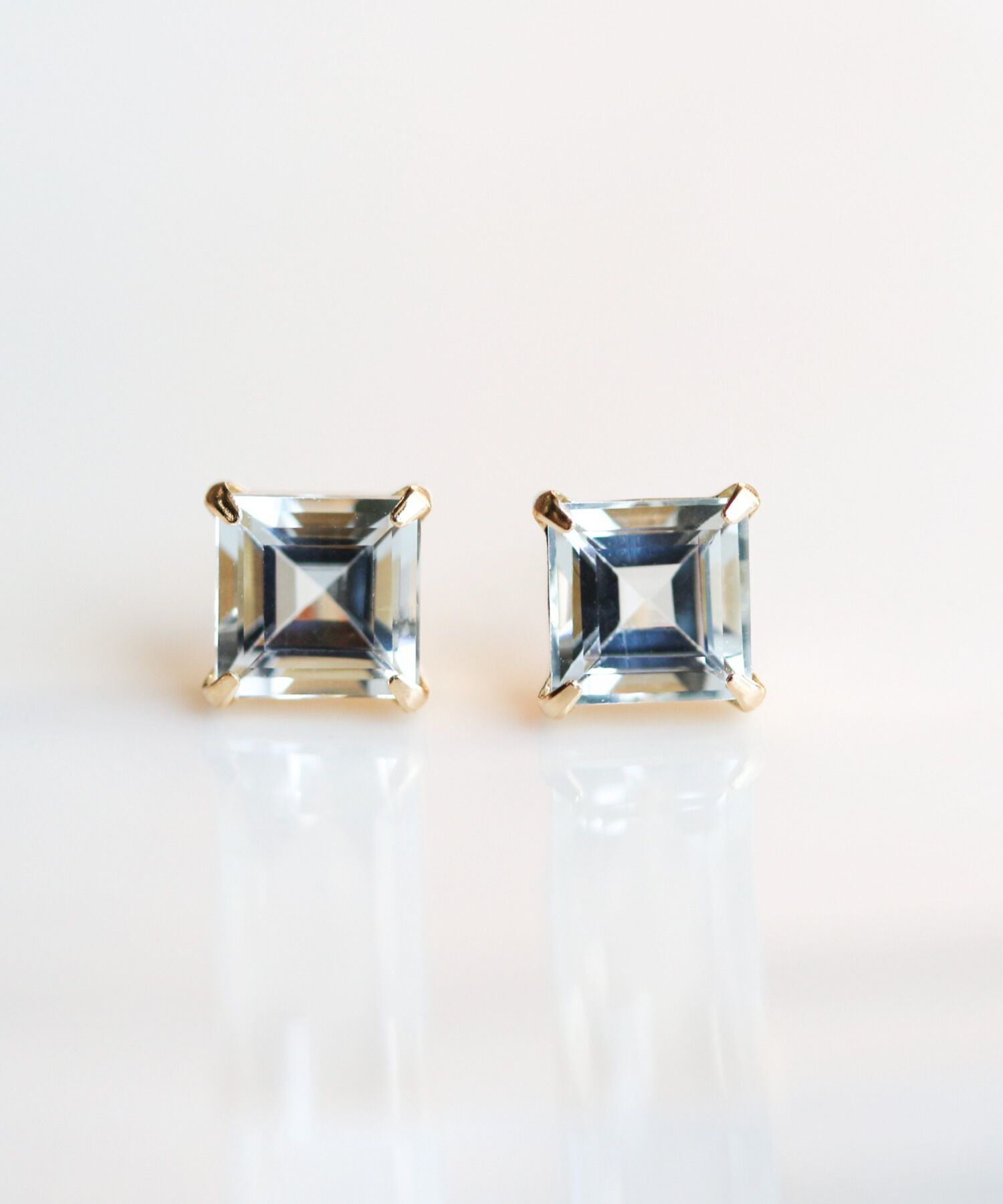  「スカイブルートパーズ ピアス | K18 」|ピアス|スカイブルー