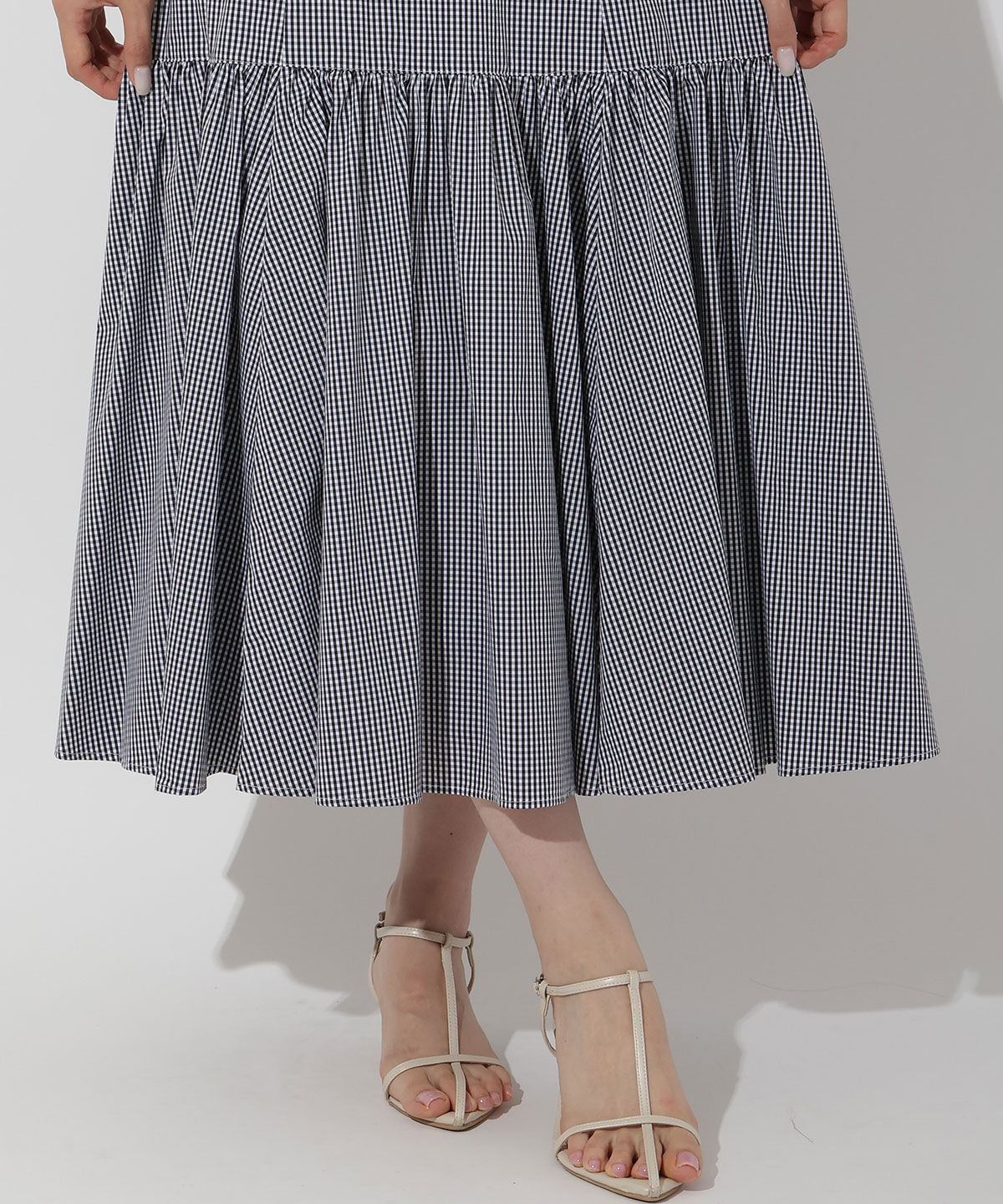 アンドクチュール「ギンガムフリルノースリワンピース」|ワンピース|