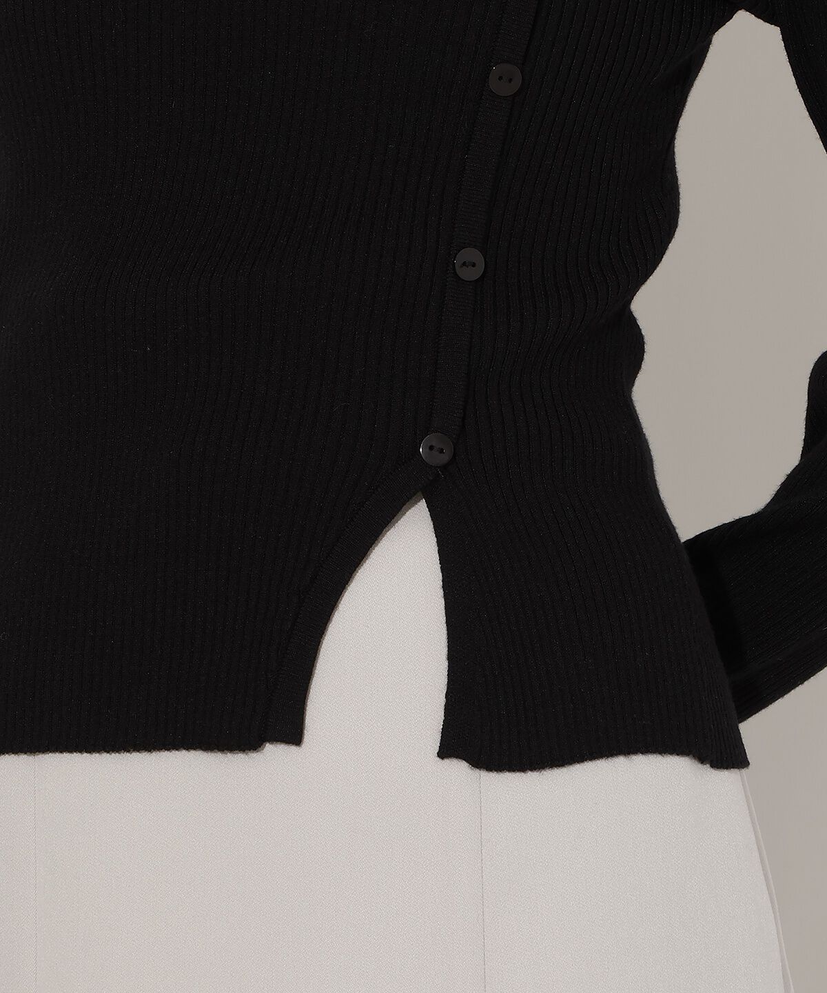 アンドクチュール「アシメリボンスリットプルオーバー」|ニット・セーター|