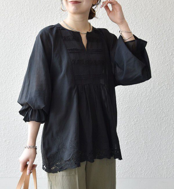 SHIPS any「SHIPS any:〈手洗い可能〉コットン レース ヘム キーネック ギャザー ブラウス」|シャツ・ブラウス|