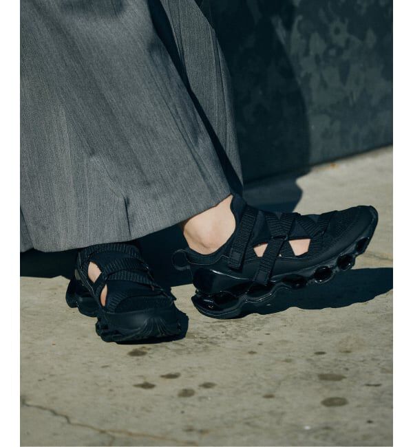 IENA「《予約》MIZUNO/ミズノ WAVE PROPHECY STRAP シューズ D1GA2519」|スニーカー|ブラック