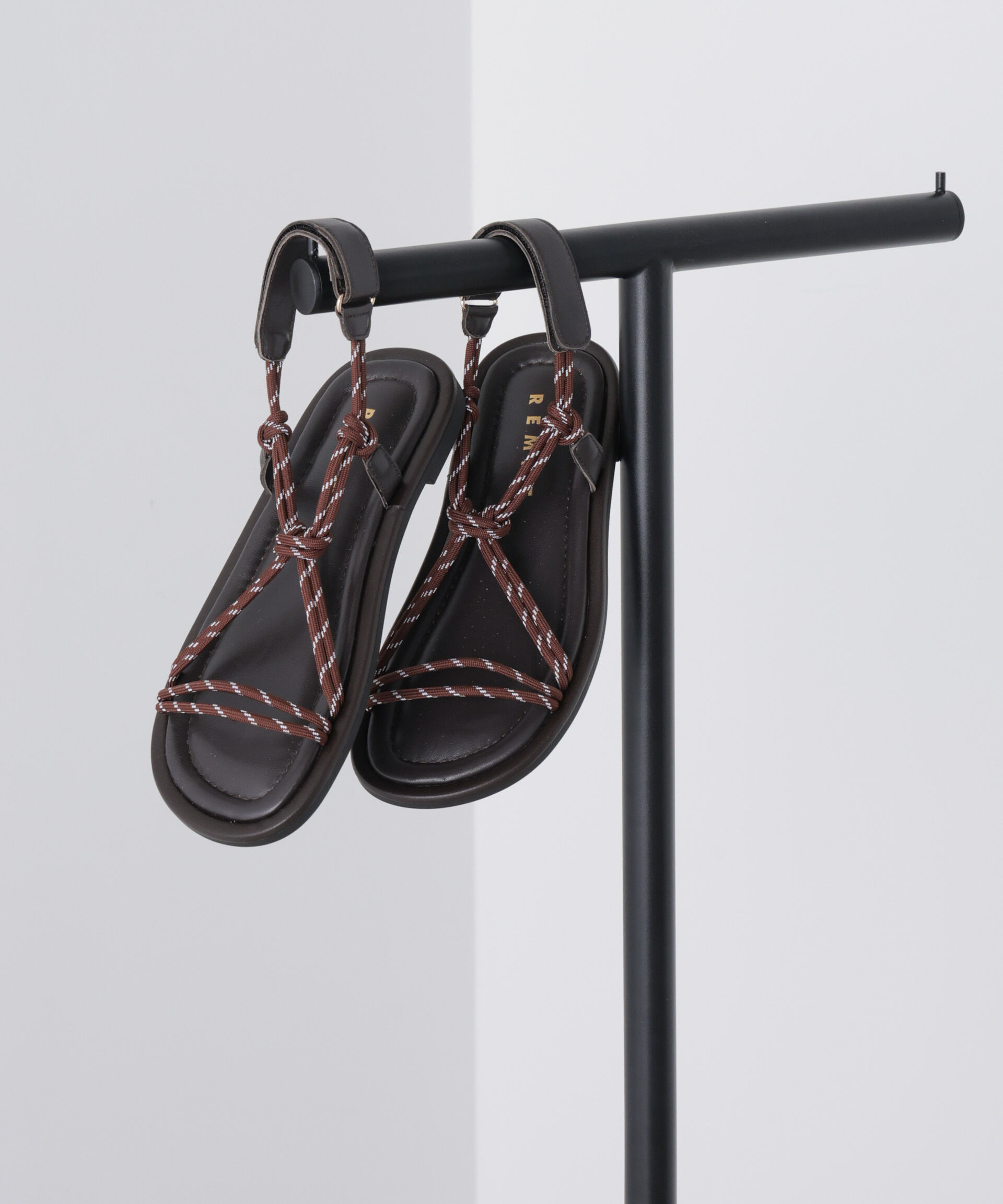 nano･universe「REMME/クロスコードサンダル」|サンダル|ブラウン