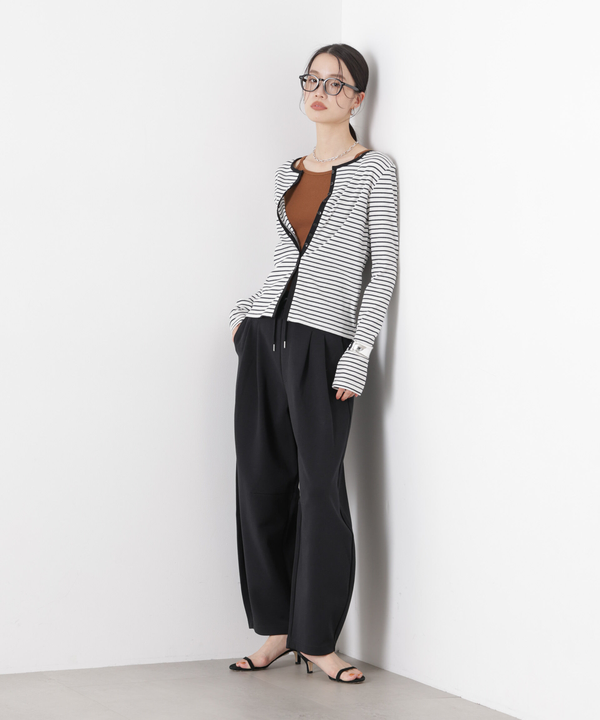 nano･universe「接触冷感ダンボールカットカーブシルエットパンツ(セットアップ可)」|チノ|