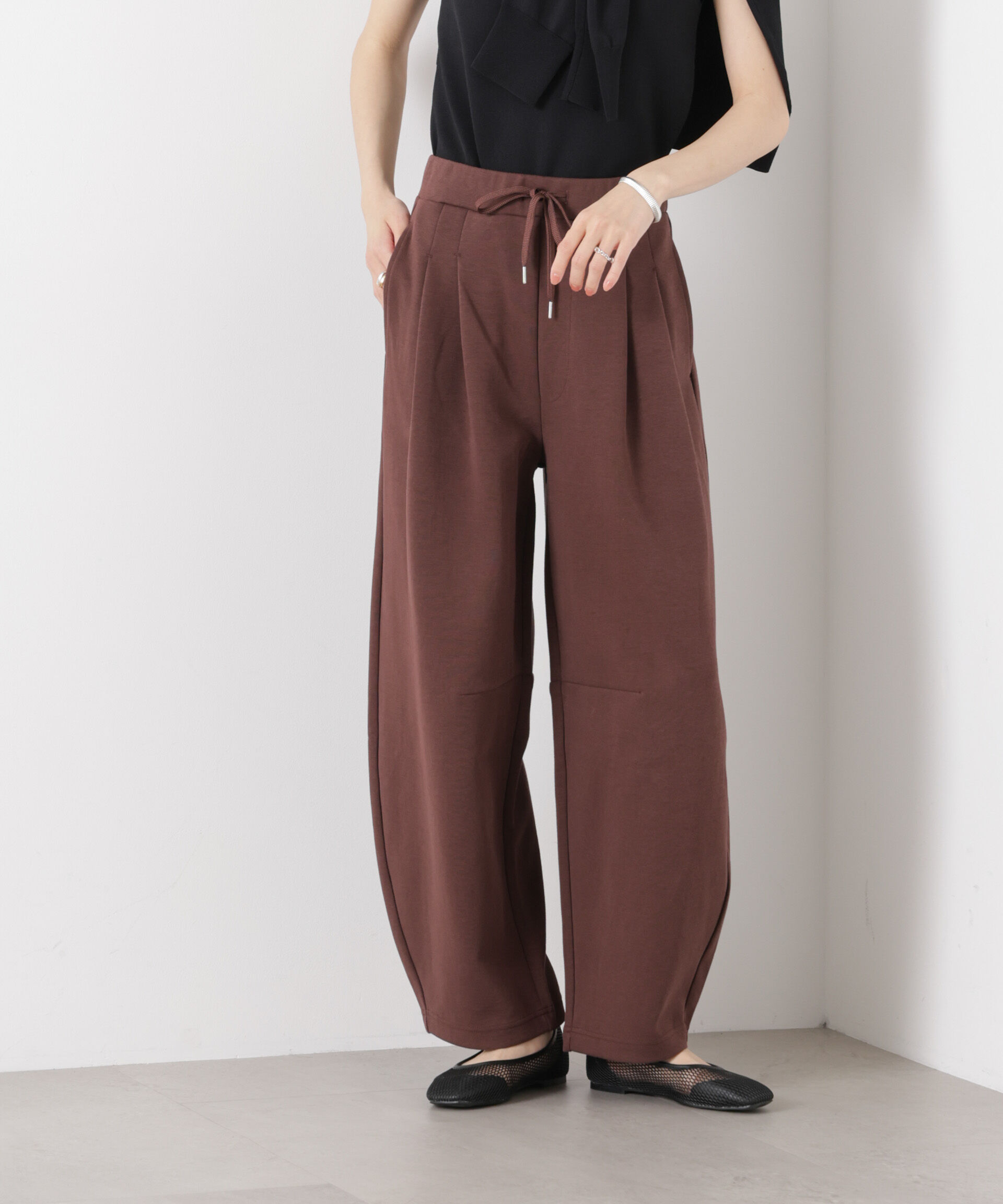 nano･universe「接触冷感ダンボールカットカーブシルエットパンツ(セットアップ可)」|チノ|