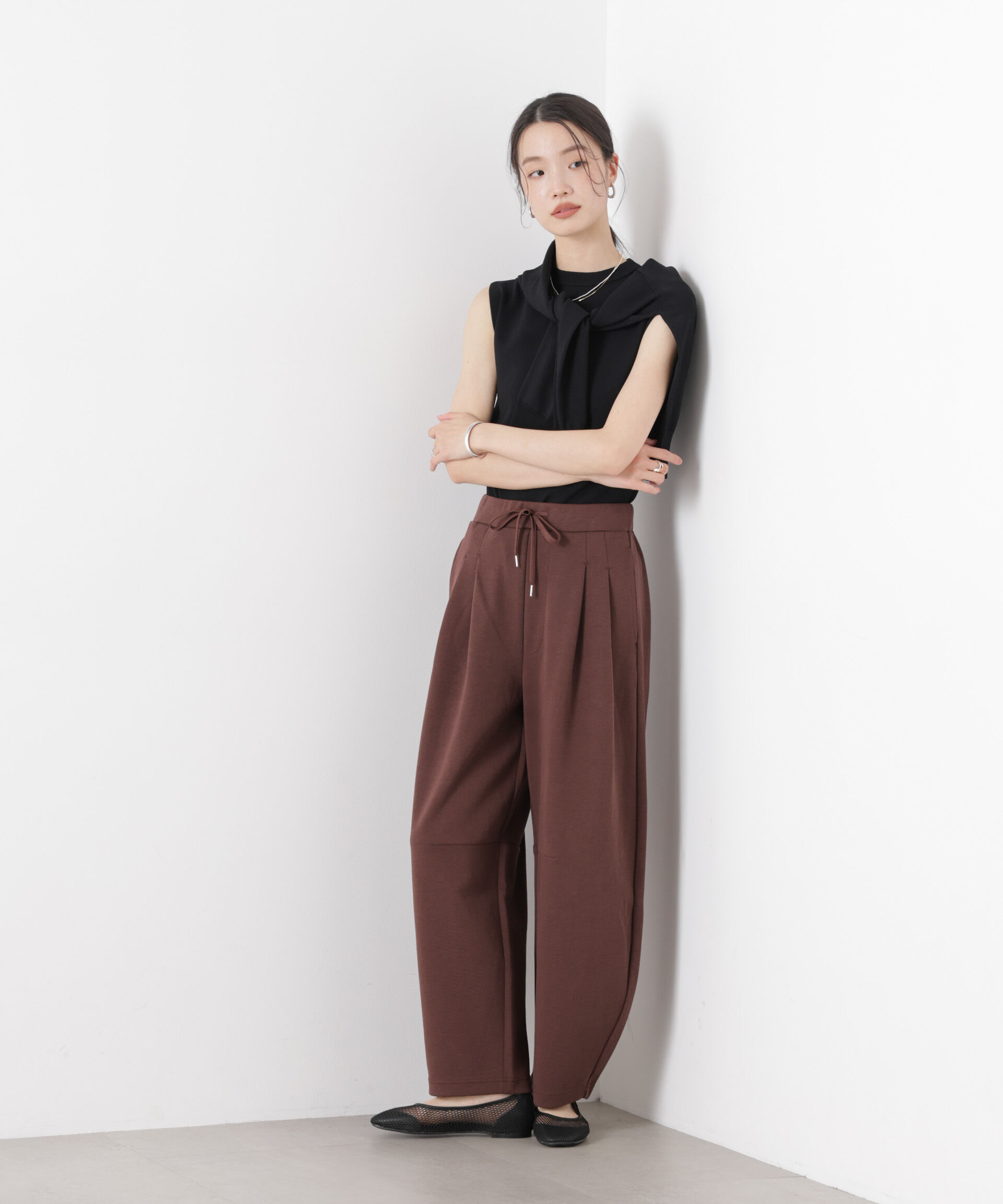 nano･universe「接触冷感ダンボールカットカーブシルエットパンツ(セットアップ可)」|チノ|