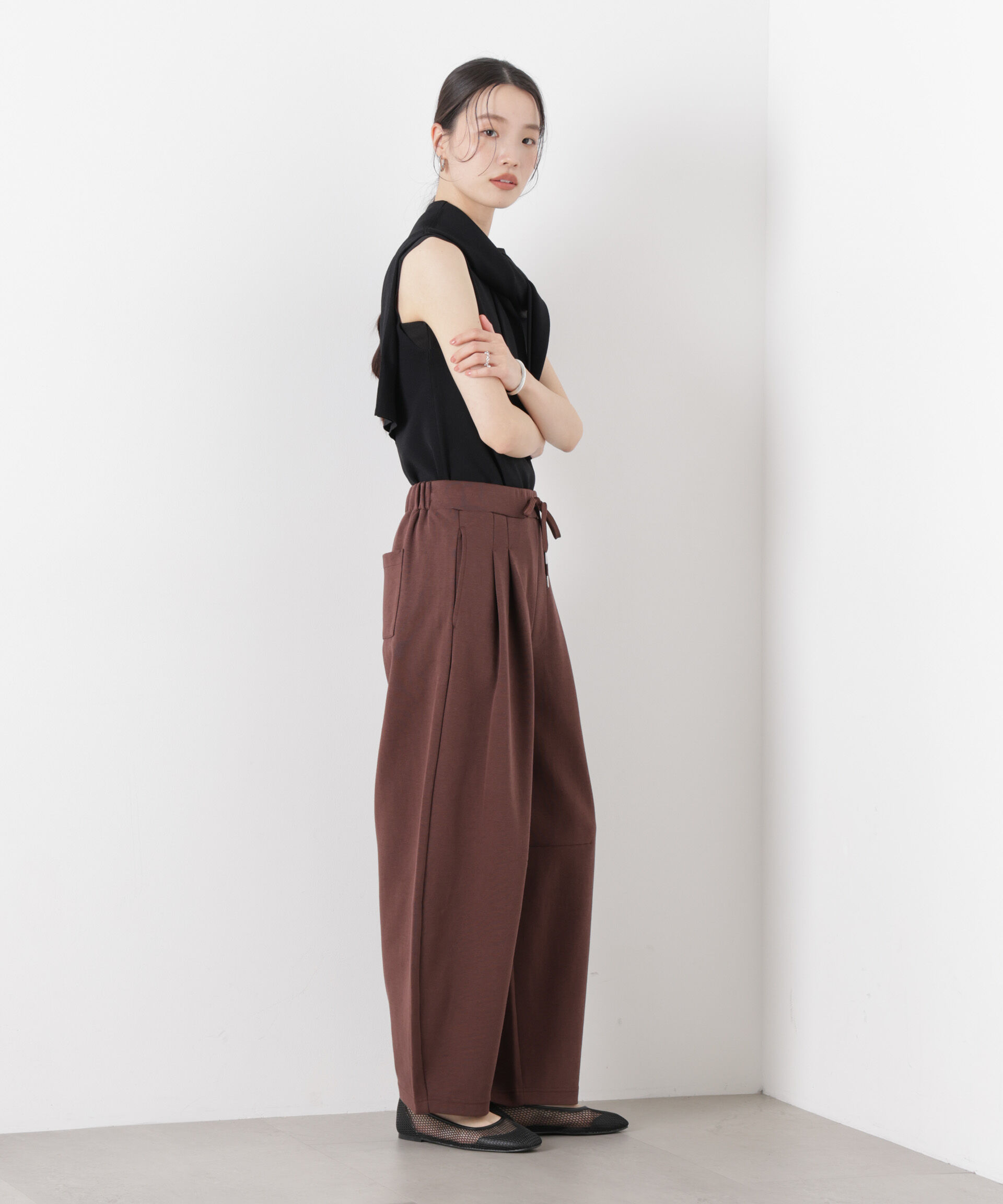 nano･universe「接触冷感ダンボールカットカーブシルエットパンツ(セットアップ可)」|チノ|