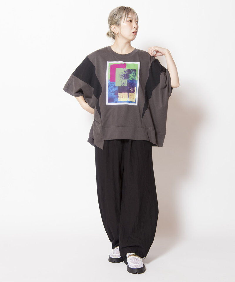  「アシンメトリーグラフィックTシャツ」|Tシャツ・カットソー|