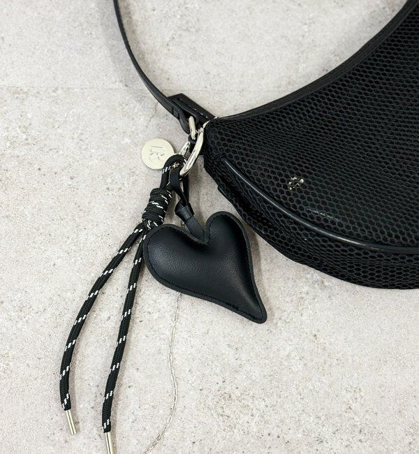  「【アレンジ自在】レザーハートチャーム」|その他|