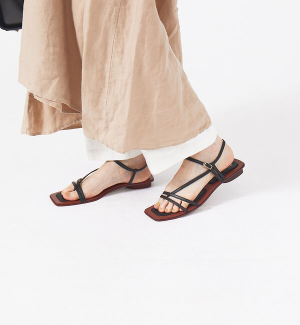 AU BANNISTER「華奢ストラップコンフォートフラットサンダル」|サンダル|