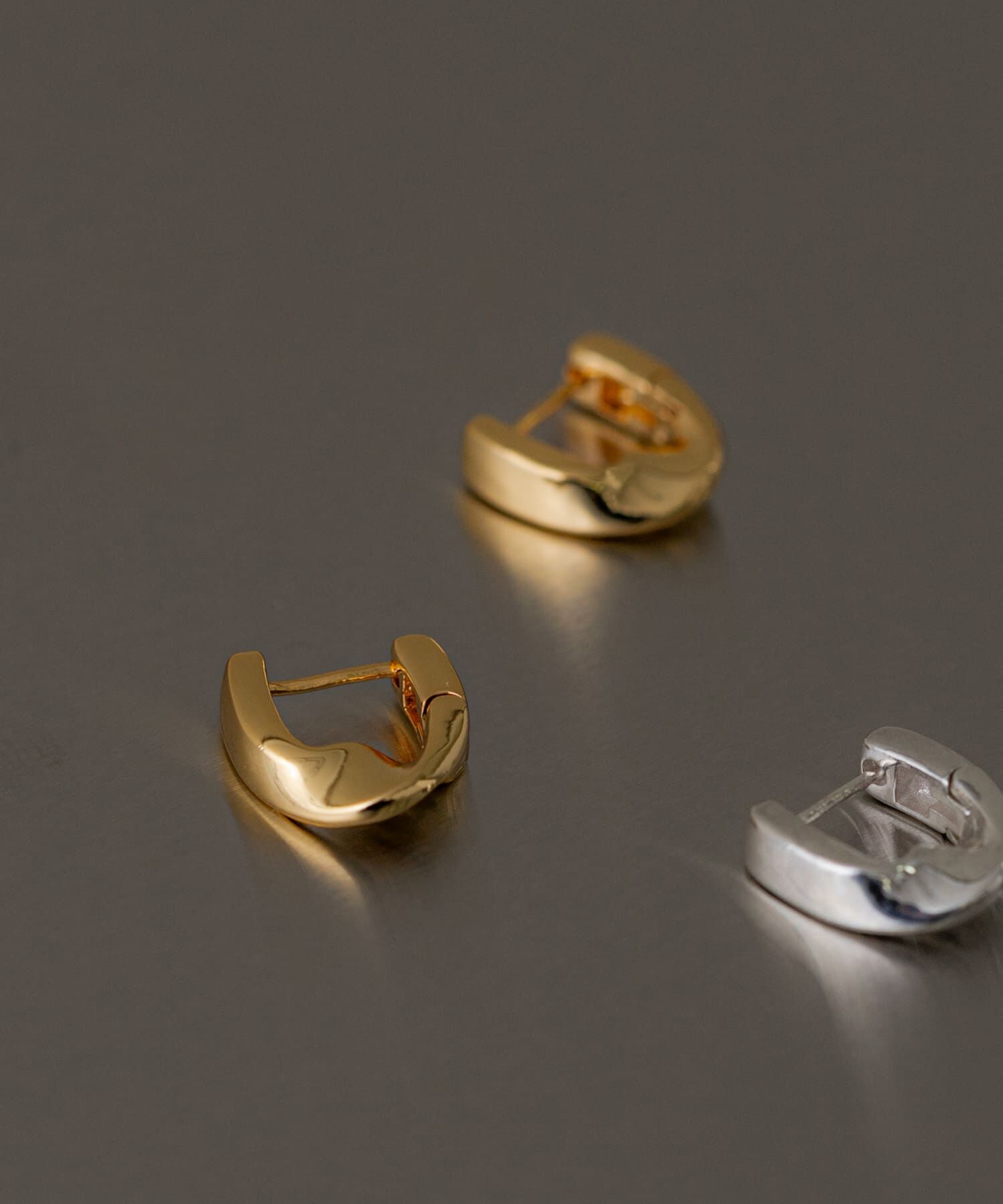 SMELLY「SMELLY so&rsquo;　twist pierce」|ピアス|