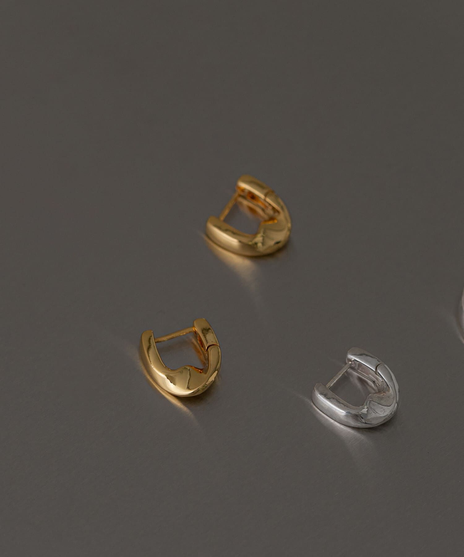 SMELLY「SMELLY so&rsquo;　twist pierce」|ピアス|