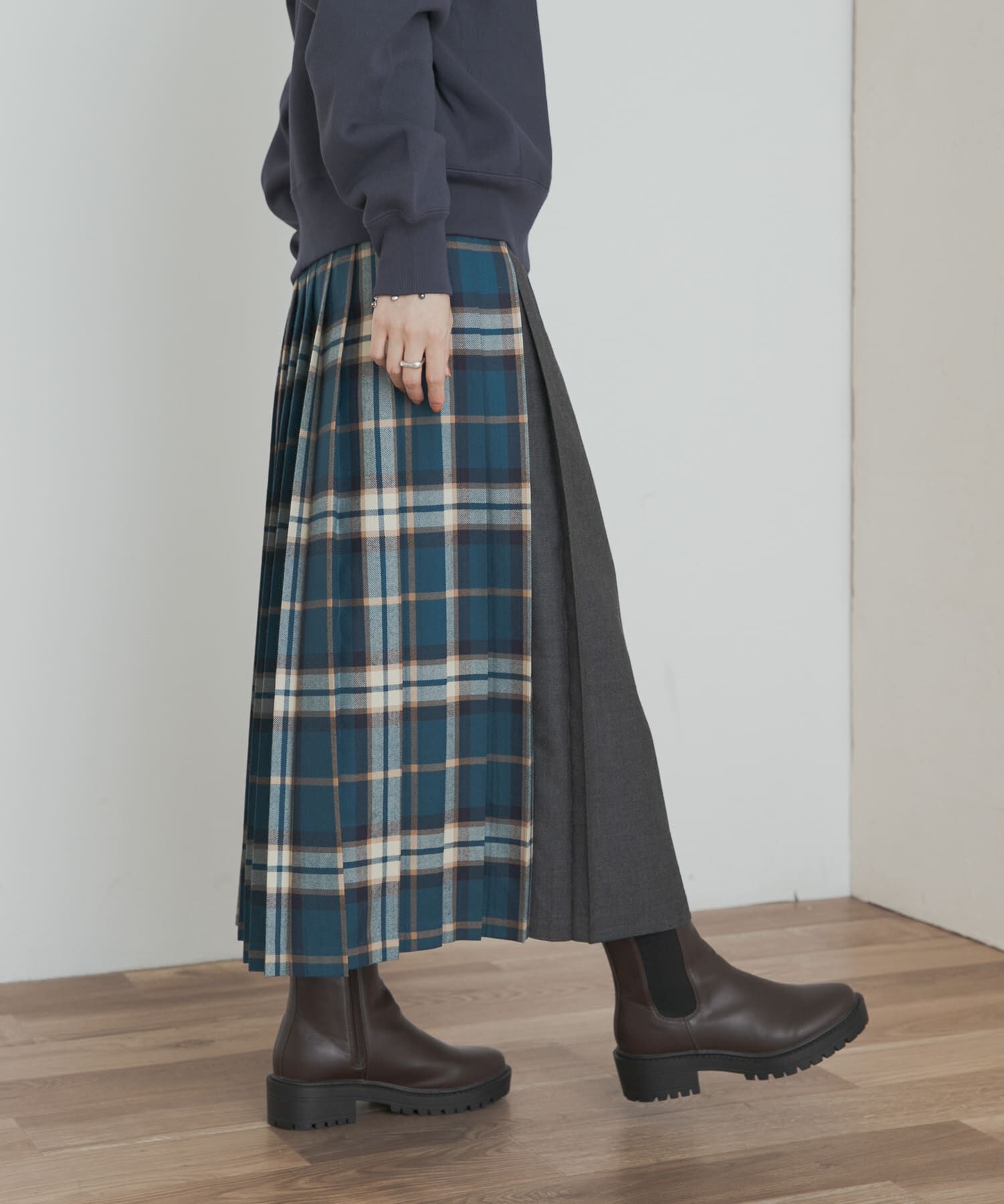 URBAN RESEARCH DOORS「『別注』O&rsquo;NEIL OF DUBLIN&times;DOORS　COMBI QUILT SKIRT」|スカート|