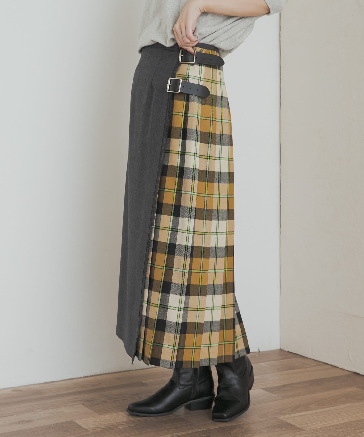 URBAN RESEARCH DOORS「『別注』O&rsquo;NEIL OF DUBLIN&times;DOORS　COMBI QUILT SKIRT」|スカート|