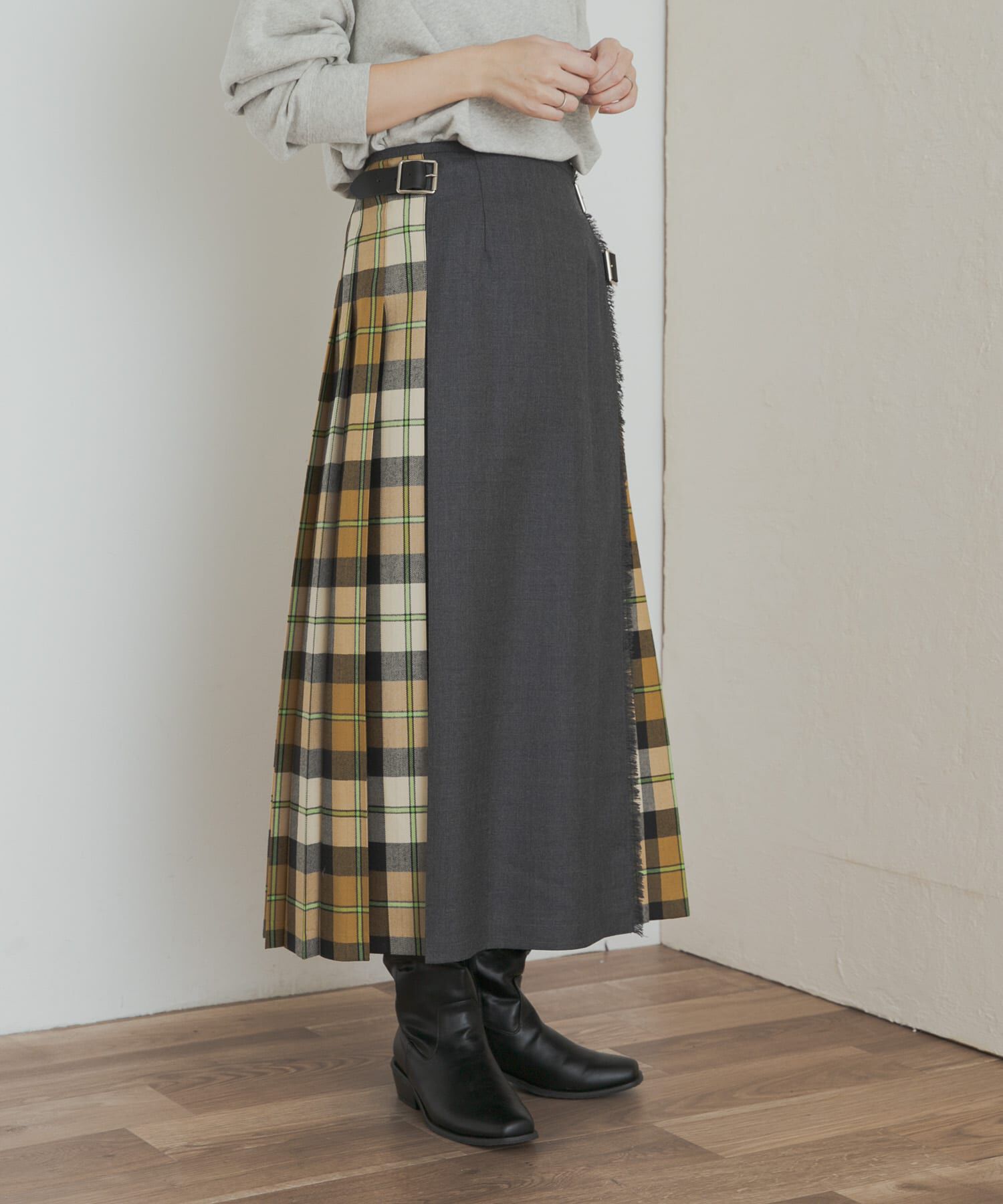 URBAN RESEARCH DOORS「『別注』O&rsquo;NEIL OF DUBLIN&times;DOORS　COMBI QUILT SKIRT」|スカート|