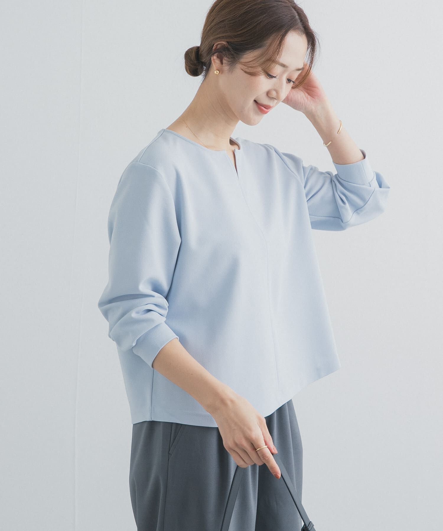 URBAN RESEARCH DOORS「『UR TECH』スリットネックプルオーバー」|シャツ・ブラウス|