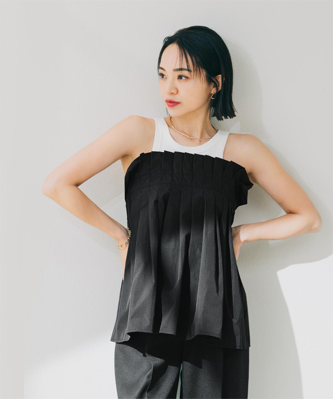 ur's「【春名亜美さんコラボアイテム】プリーツキャミソール」|キャミソール|ブラック