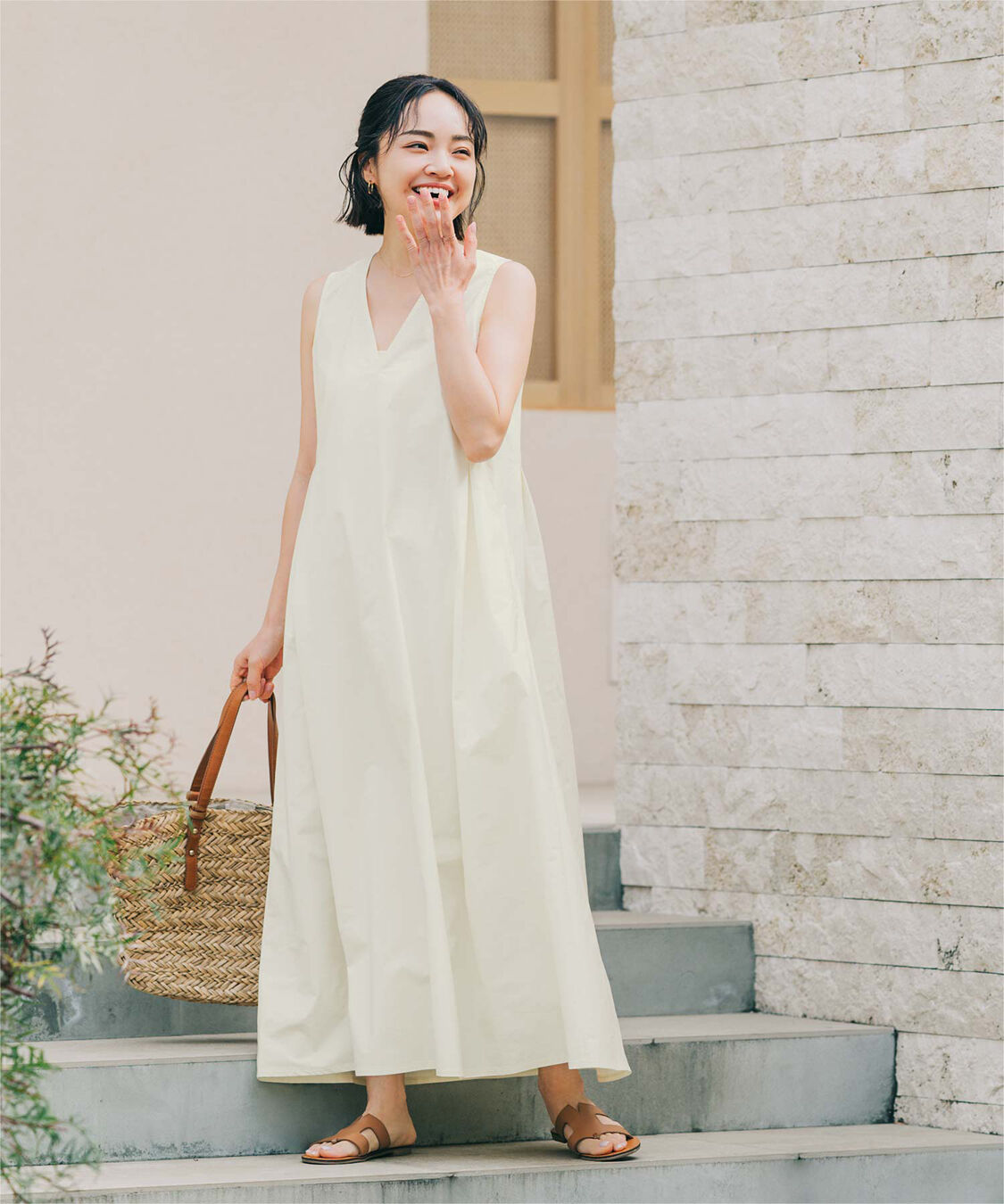 ur's「【春名亜美さんコラボアイテム】前後2wayネックAラインタックワンピース」|ワンピース|アイボリー