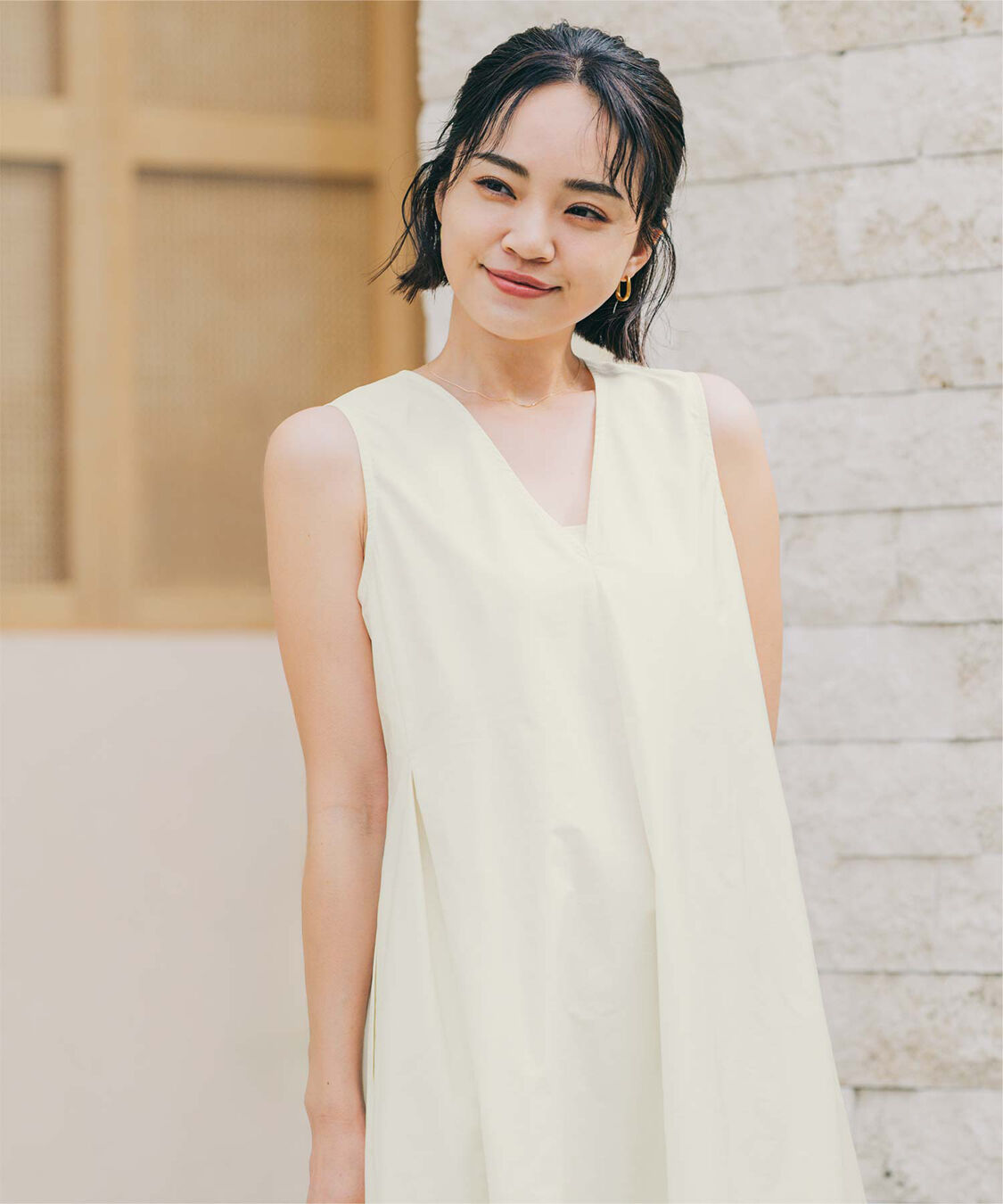 ur's「【春名亜美さんコラボアイテム】前後2wayネックAラインタックワンピース」|ワンピース|