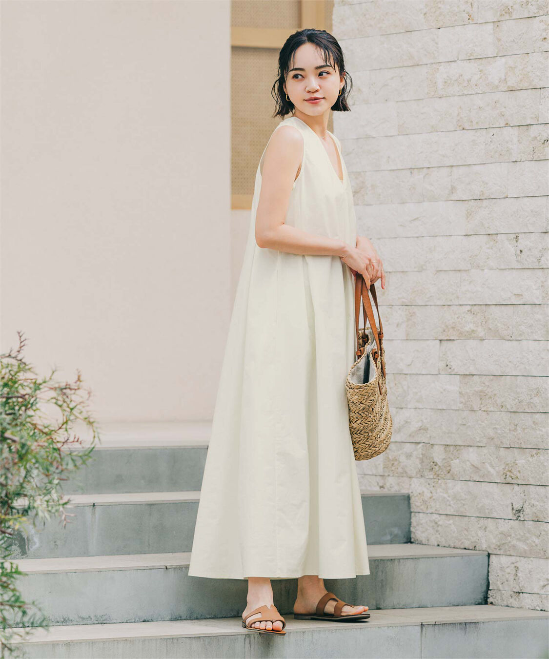 ur's「【春名亜美さんコラボアイテム】前後2wayネックAラインタックワンピース」|ワンピース|