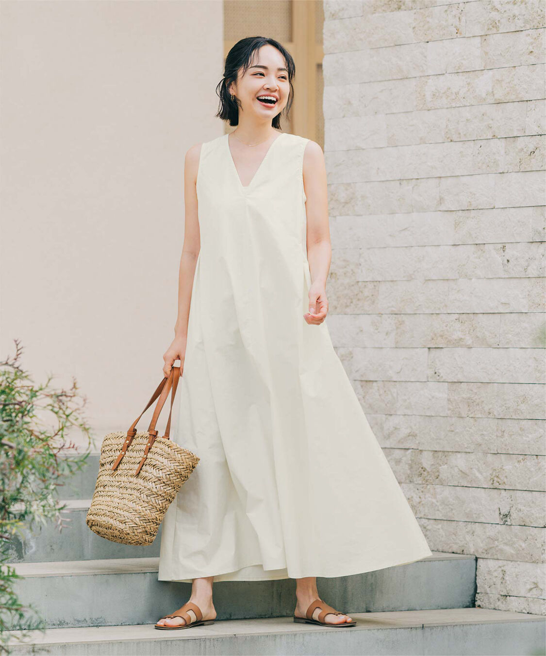 ur's「【春名亜美さんコラボアイテム】前後2wayネックAラインタックワンピース」|ワンピース|