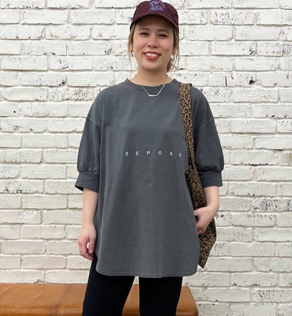  「【＠yns628企画】ロゴ刺繍&times;プリント チュニックTシャツ」|Tシャツ・カットソー|チャコールグレー