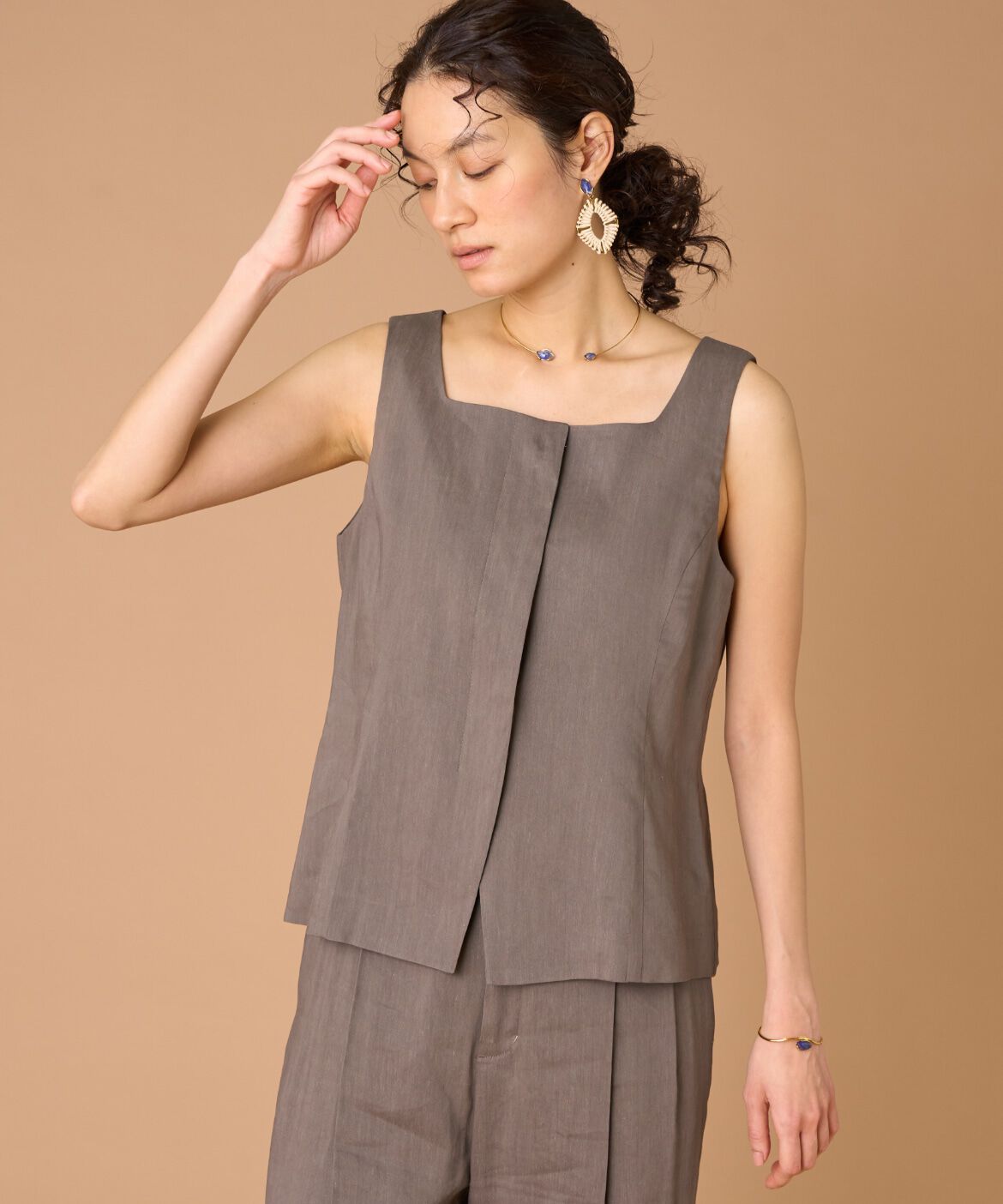 INED「リネンスクエアネックジレ《PONTERORTO》」|ダウンベスト・ベスト|