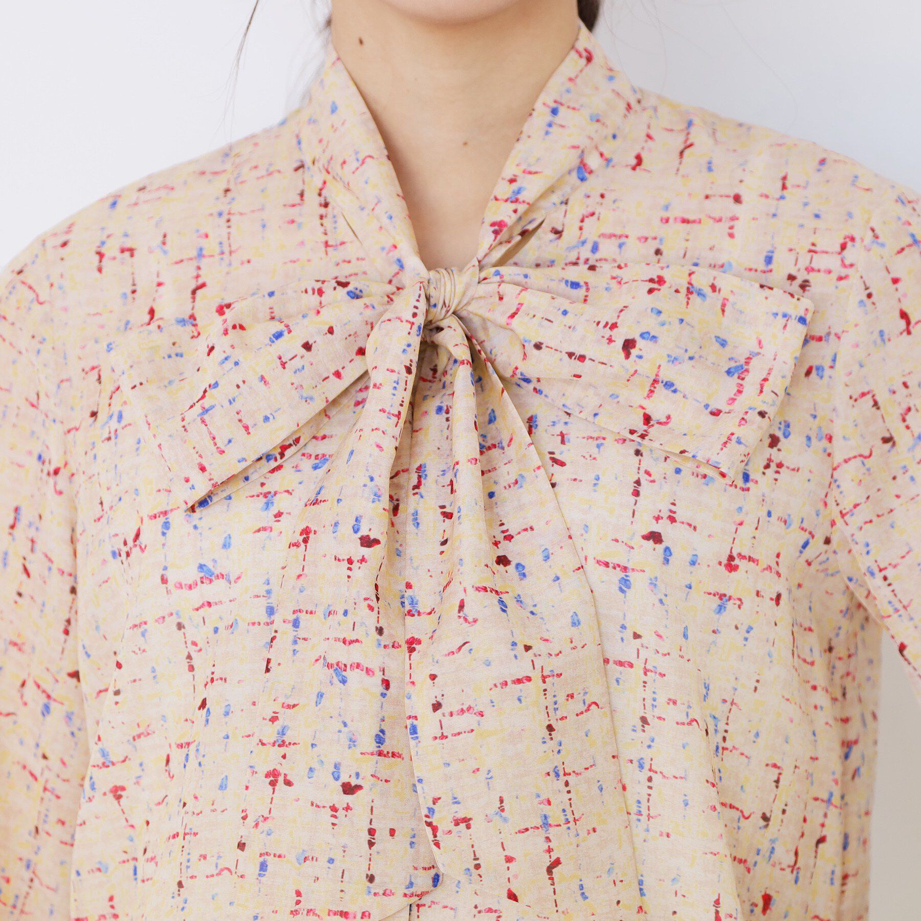 COUP DE CHANCE「【手洗い可／一枚着／ジャケットイン】プリントボウブラウス」|シャツ・ブラウス|