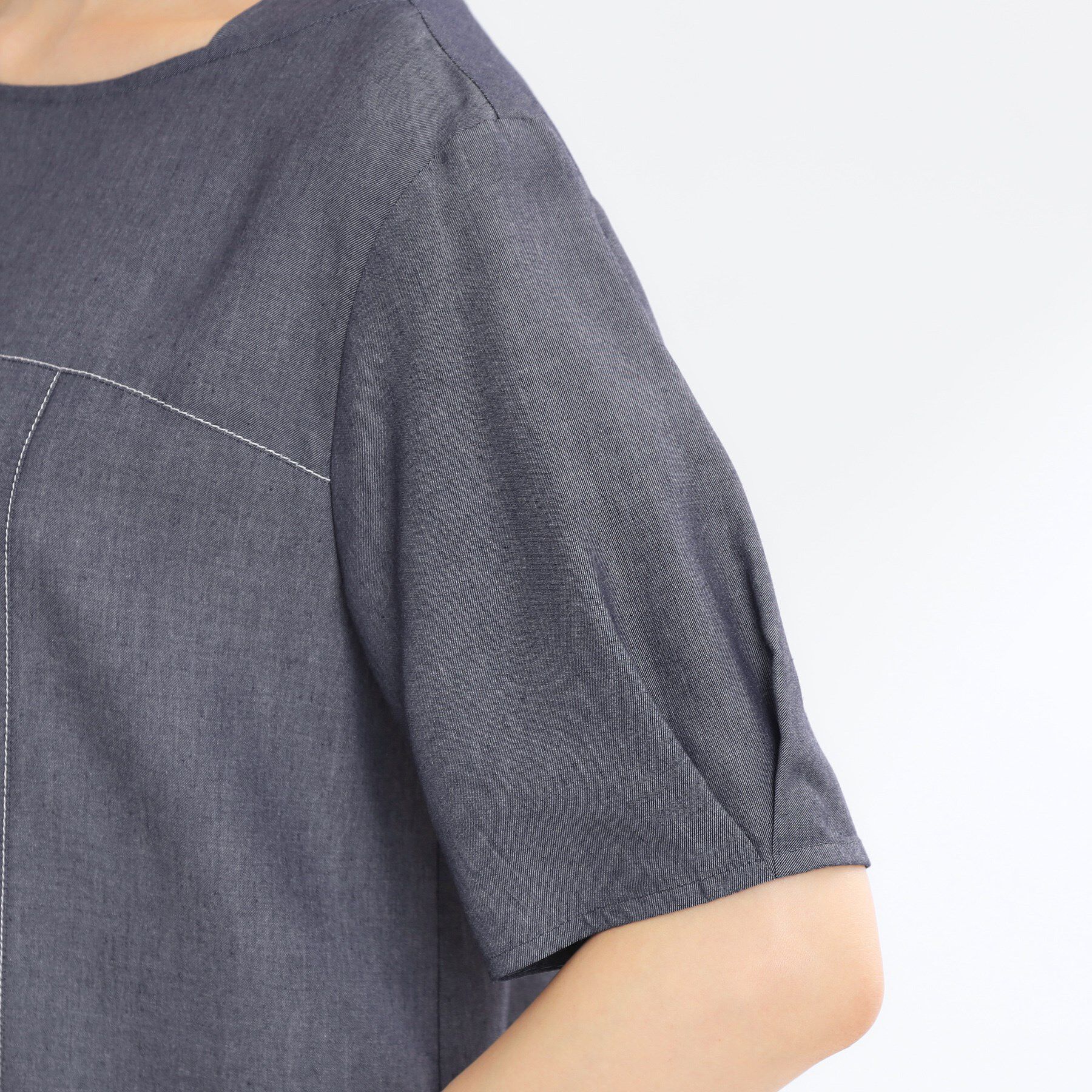 Reflect「【マシンウォッシュ可】デニム調プルオーバーブラウス」|シャツ・ブラウス|