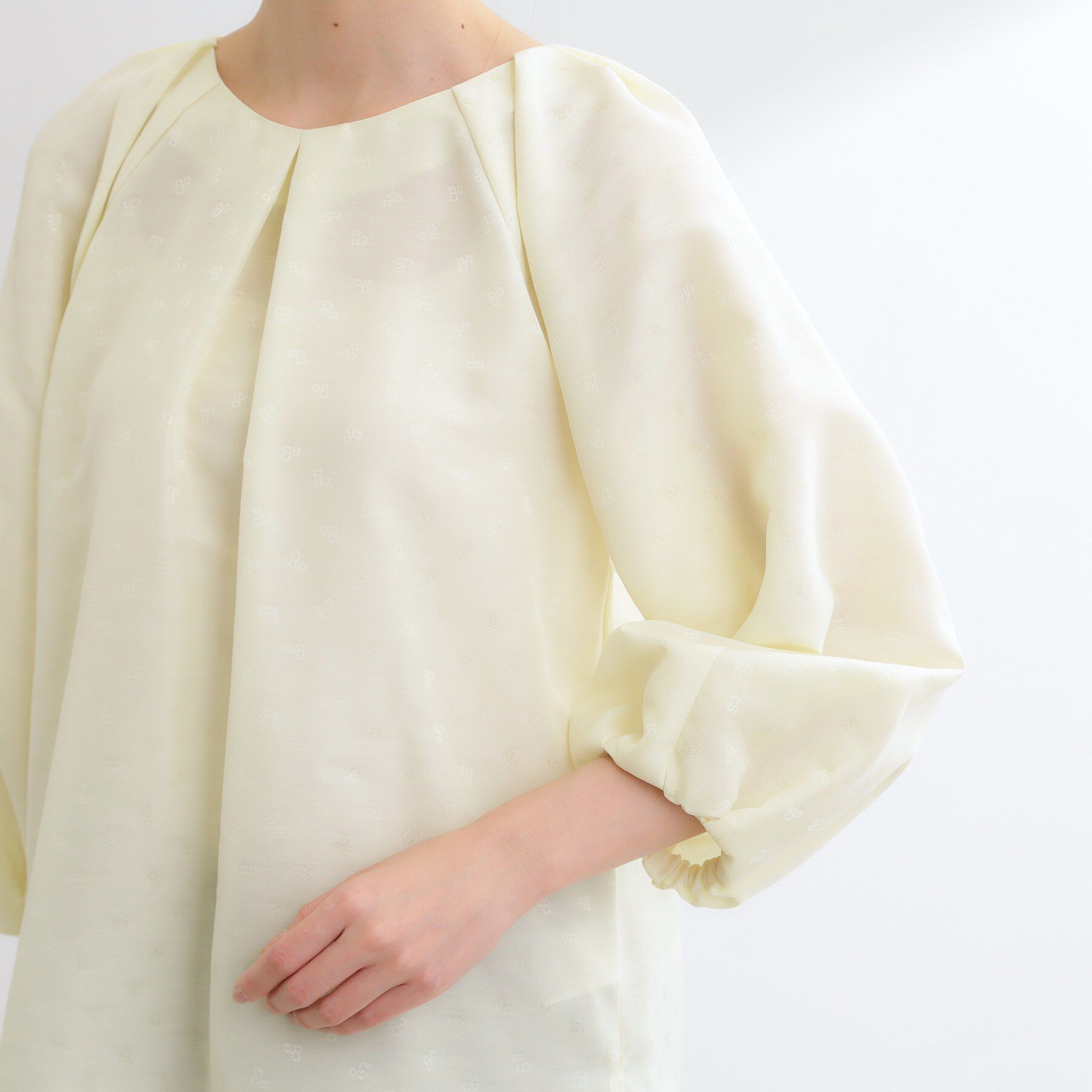 Reflect「ボリュームスリーブサテンジャカードブラウス」|シャツ・ブラウス|