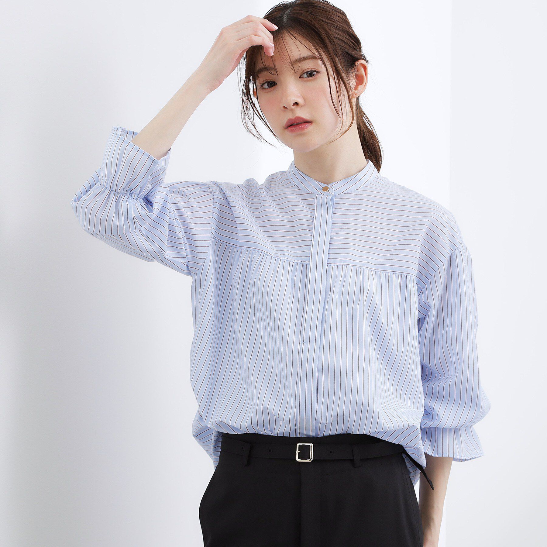 grove「【貴島明日香さん着用／イージーケア／接触冷感】麻ブレンドスタンドギャザーシャツ」|シャツ・ブラウス|ブルーストライプ(3