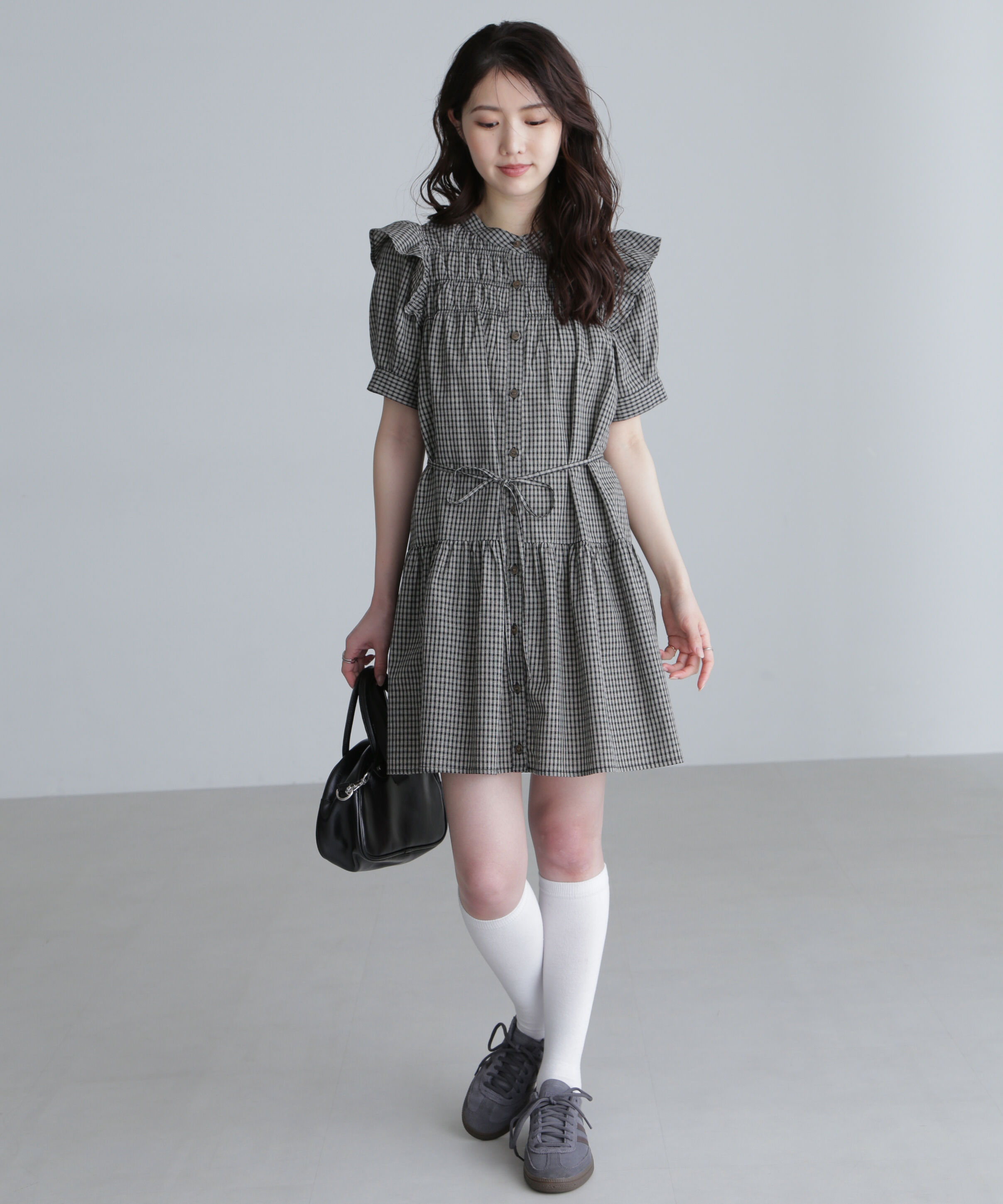  「ミニチェック肩フリルティアードミニワンピース」|ワンピース|