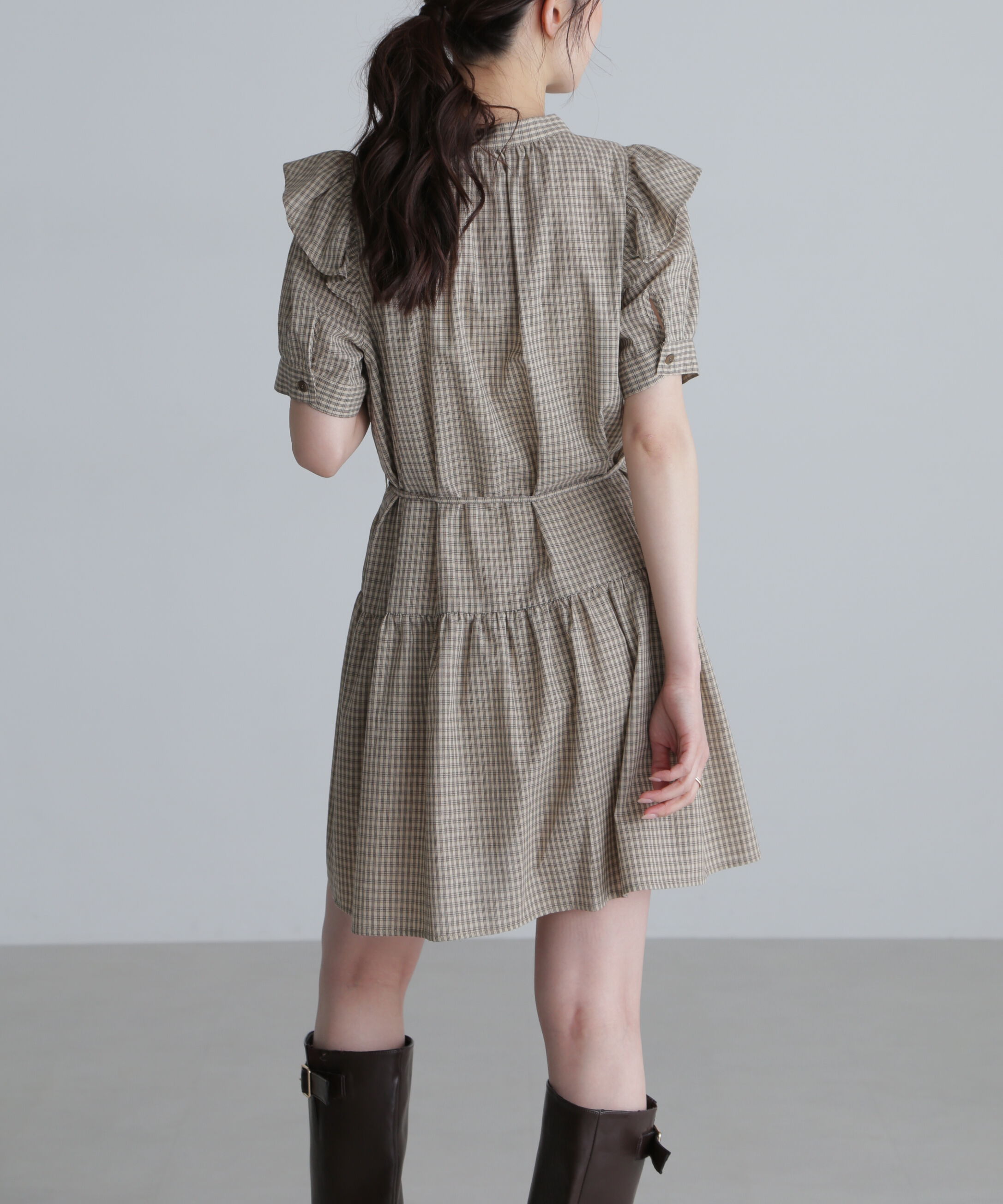  「ミニチェック肩フリルティアードミニワンピース」|ワンピース|