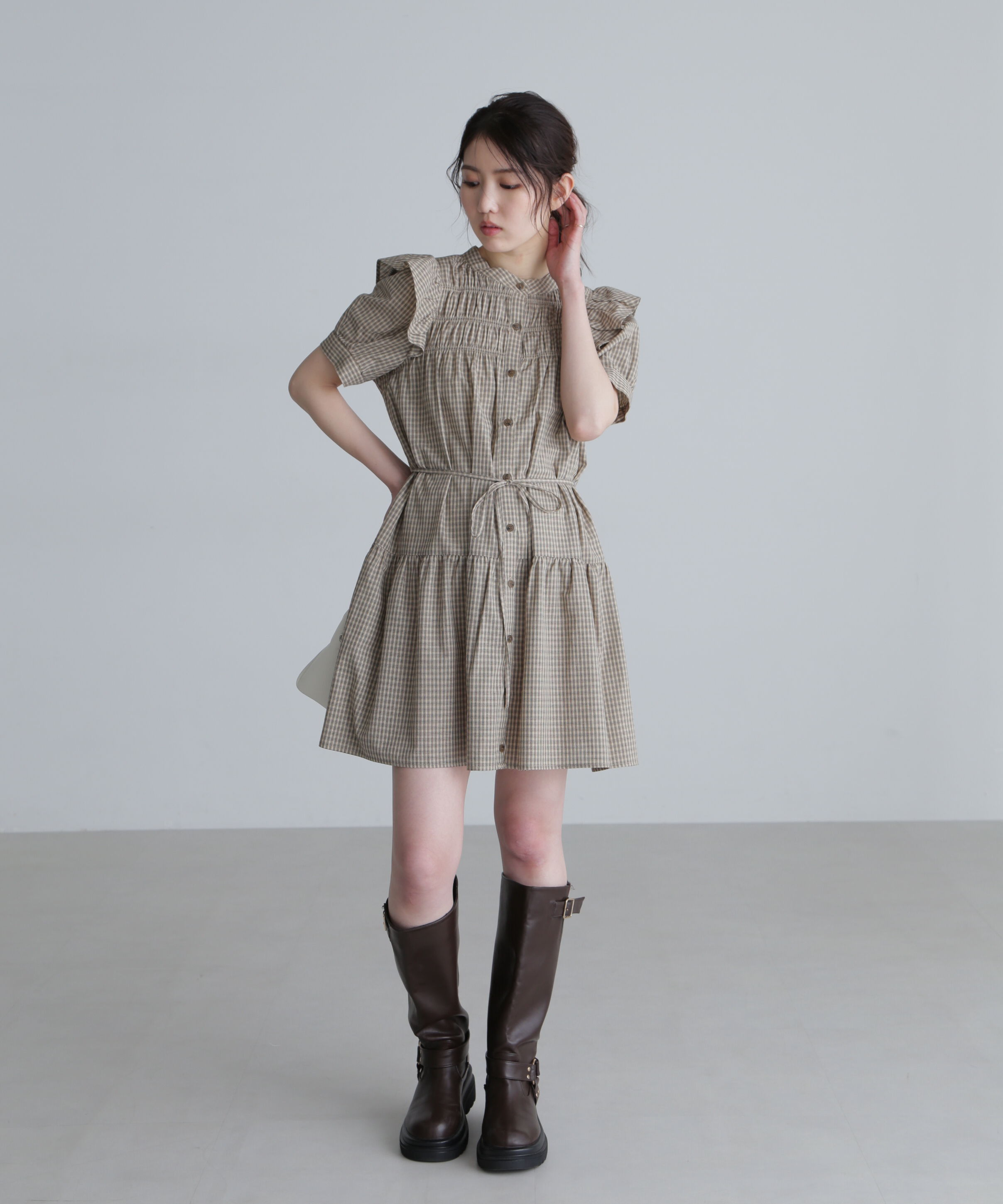  「ミニチェック肩フリルティアードミニワンピース」|ワンピース|
