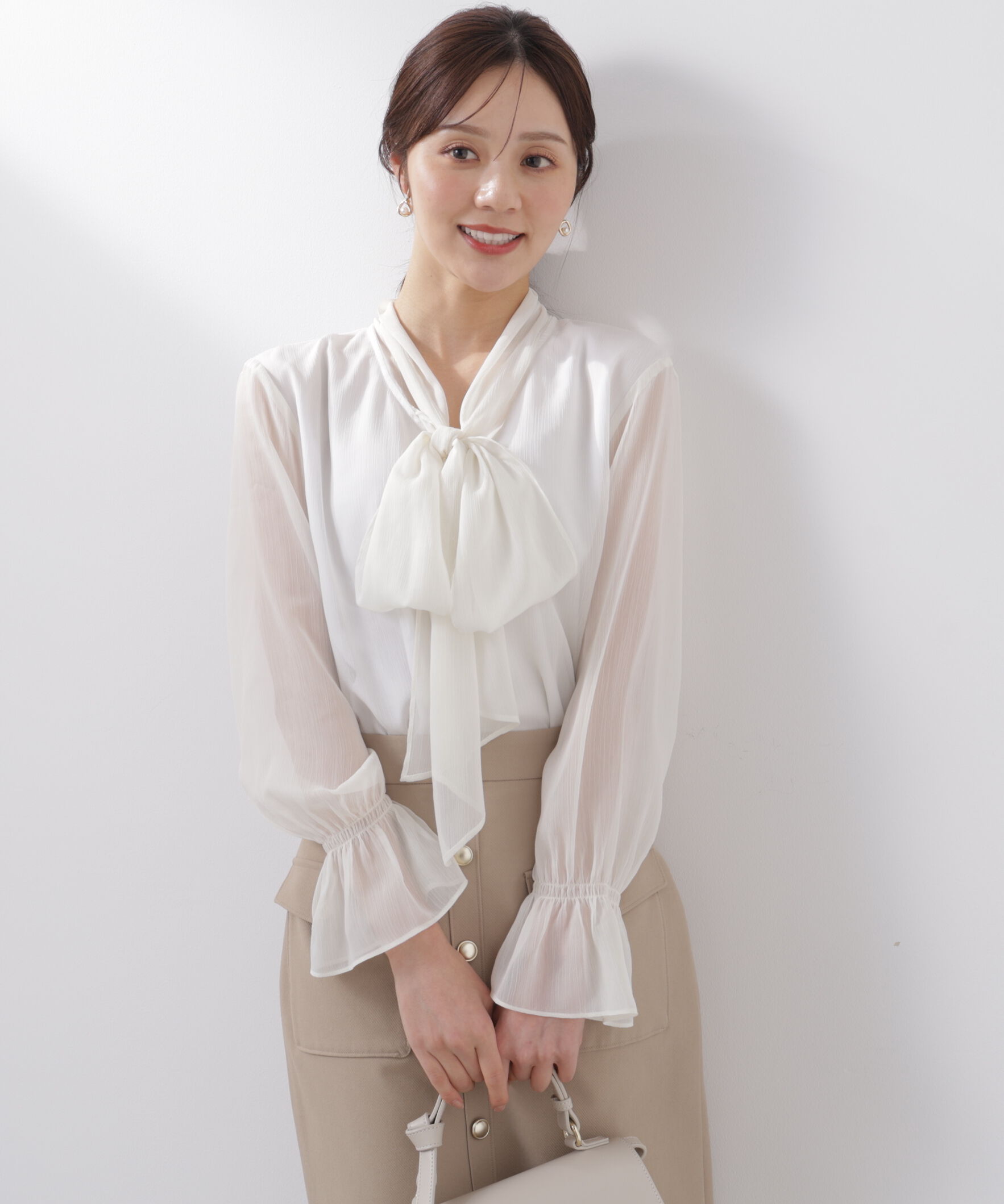 PROPORTION BODY DRESSING「ビッグリボンブラウス　26SS」|シャツ・ブラウス|エクリュ1