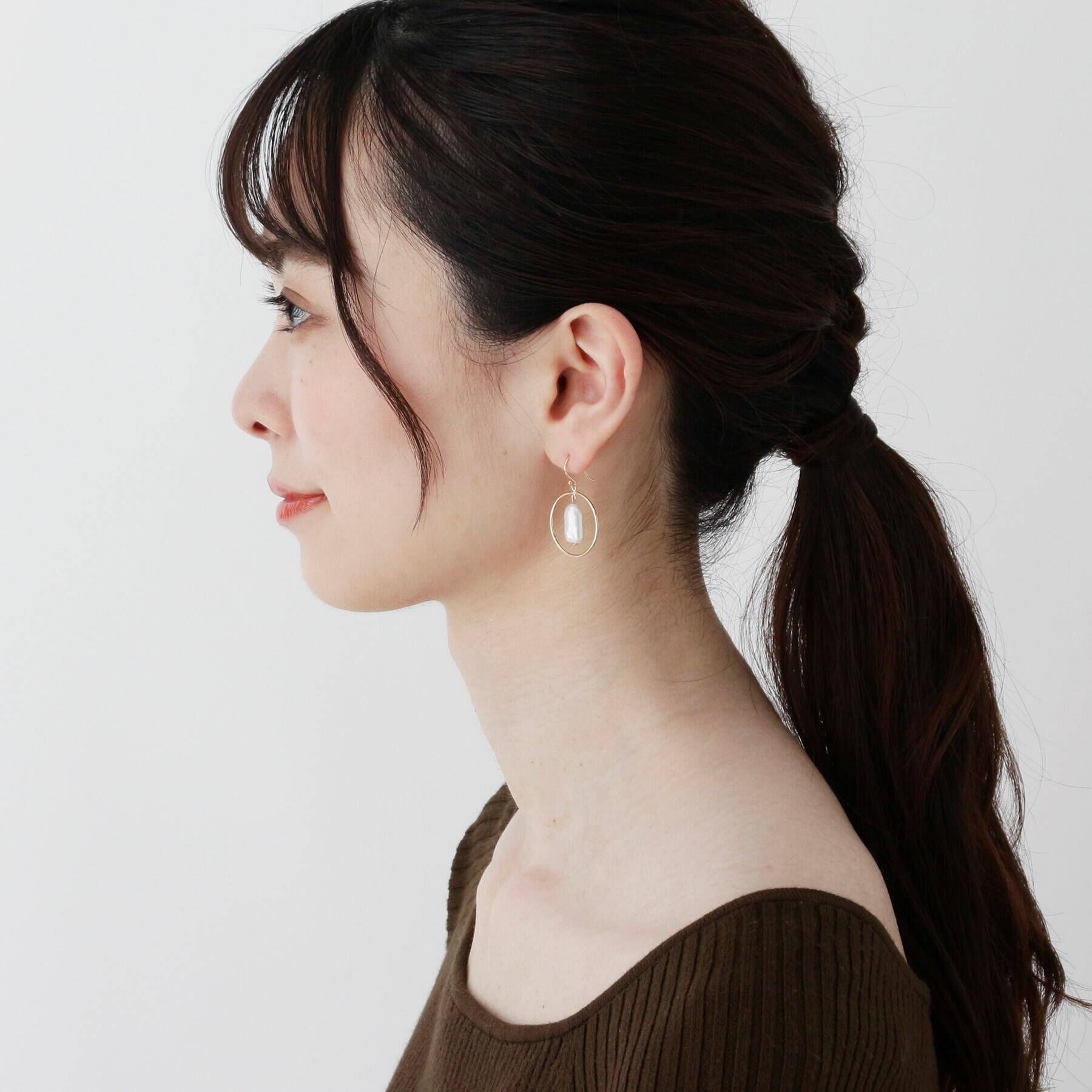 COCOSHNIK「K10バロック淡水パール フープ フックピアス」|ピアス|