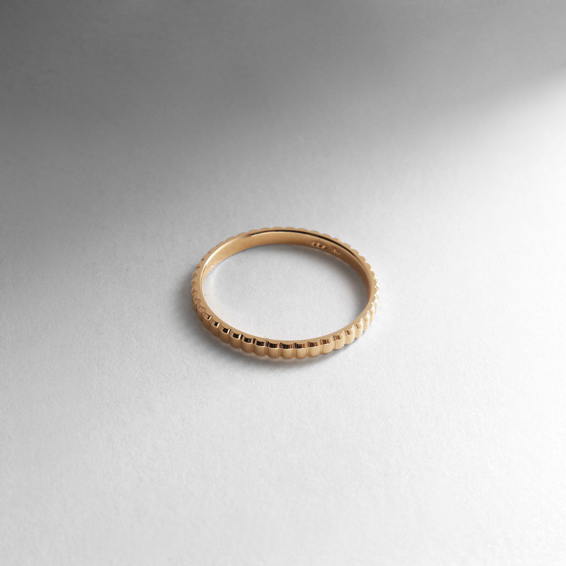 COCOSHNIK「K10ガドルーンカット細 リング大（16号）」|リング|