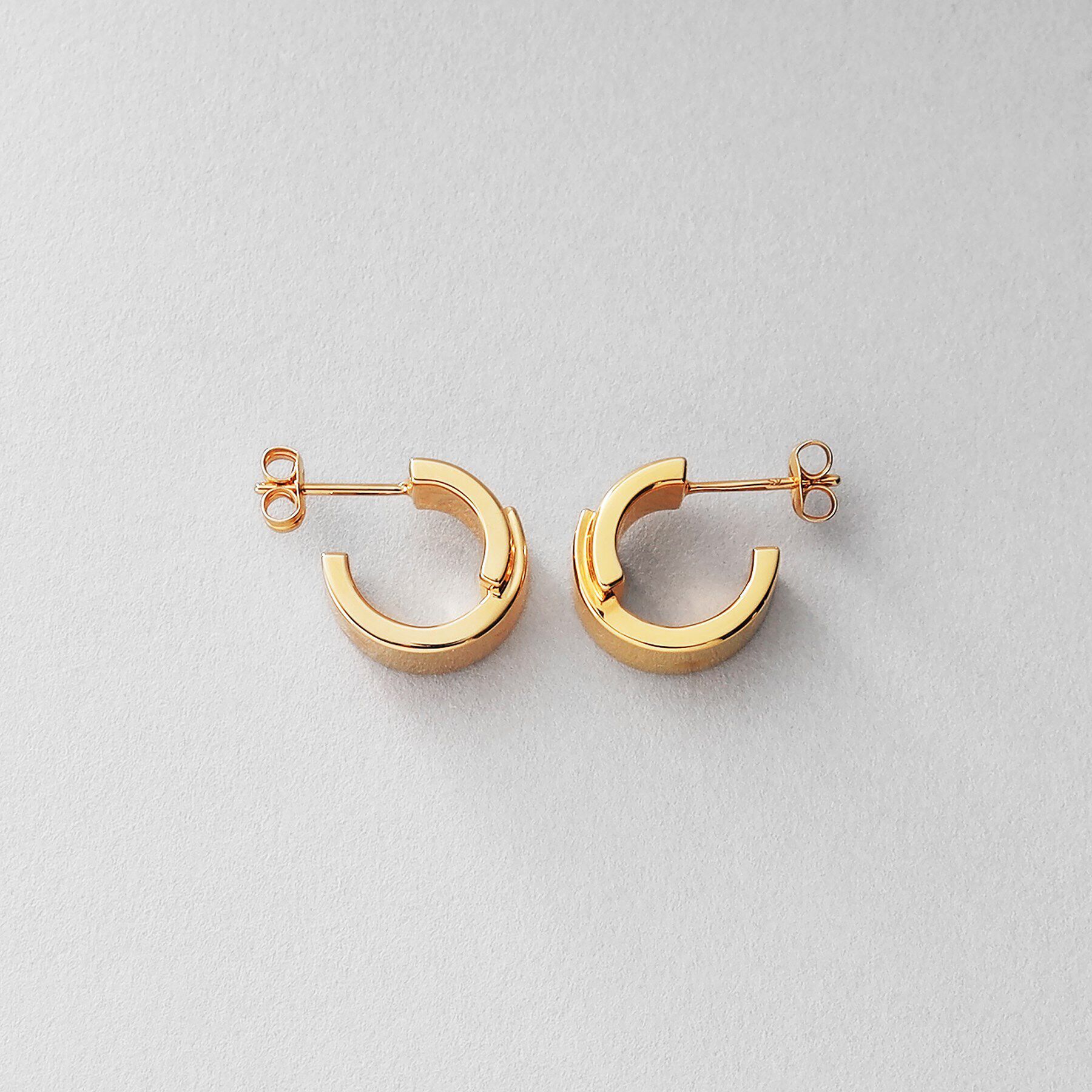 COCOSHNIK ONKITSCH「シルバー スモールフープ スライドプレートピアス GP」|ピアス|