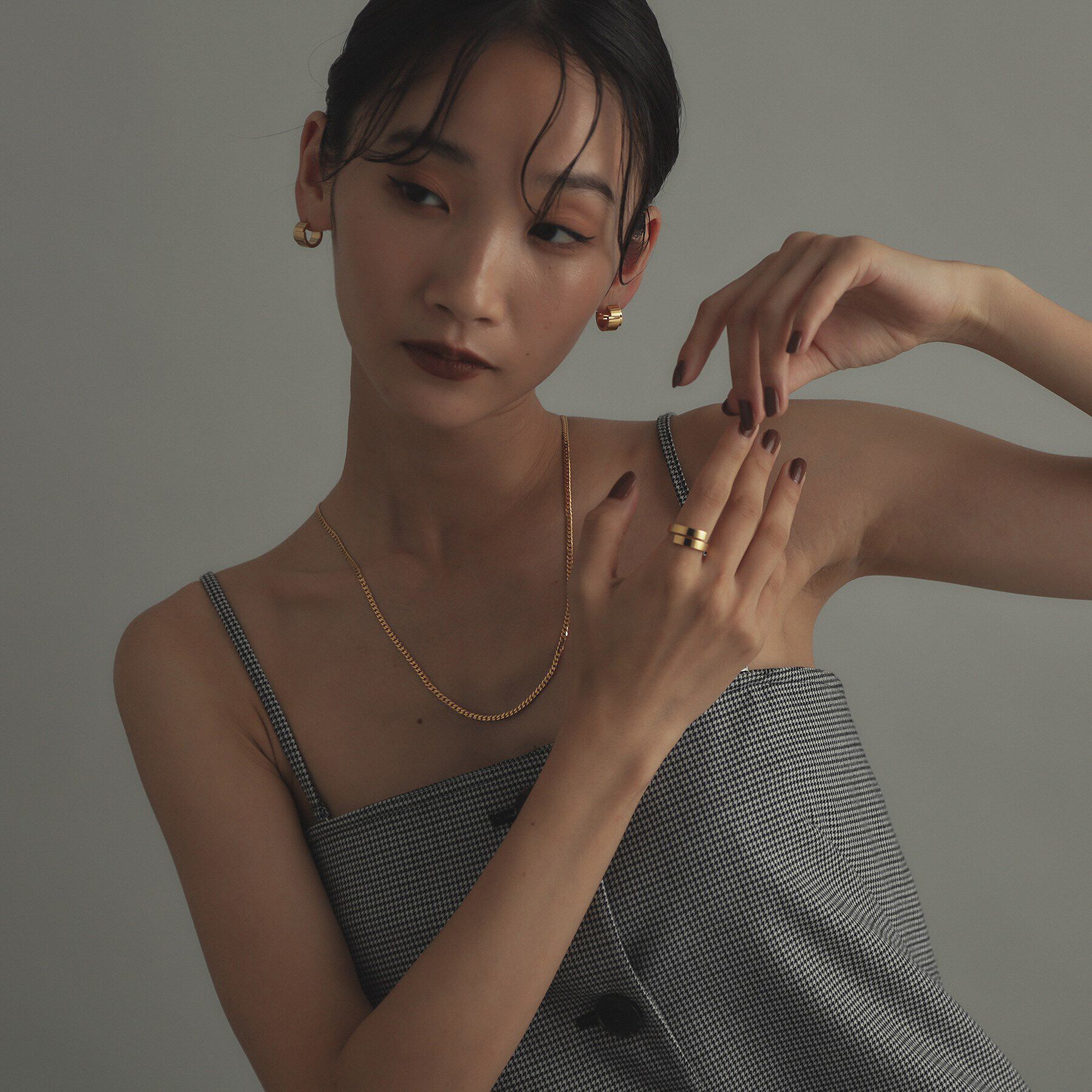 COCOSHNIK ONKITSCH「シルバー スモールフープ スライドプレートピアス GP」|ピアス|