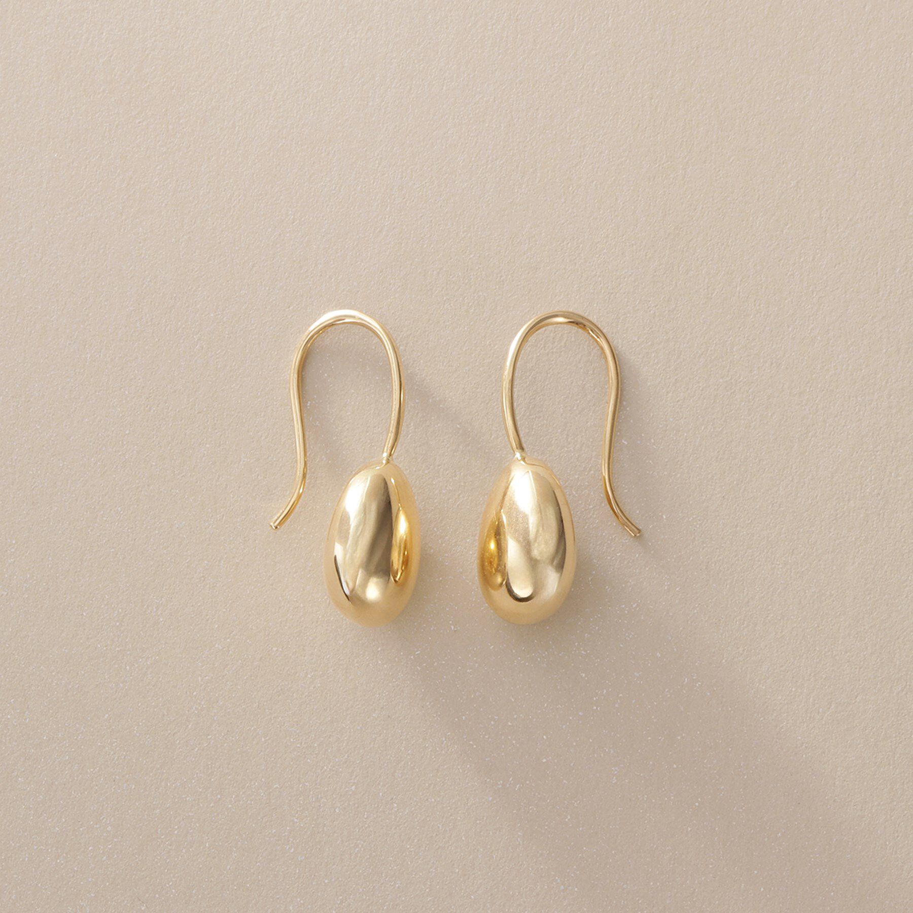 COCOSHNIK「K10中空エッグシェイプ フックピアス」|ピアス|